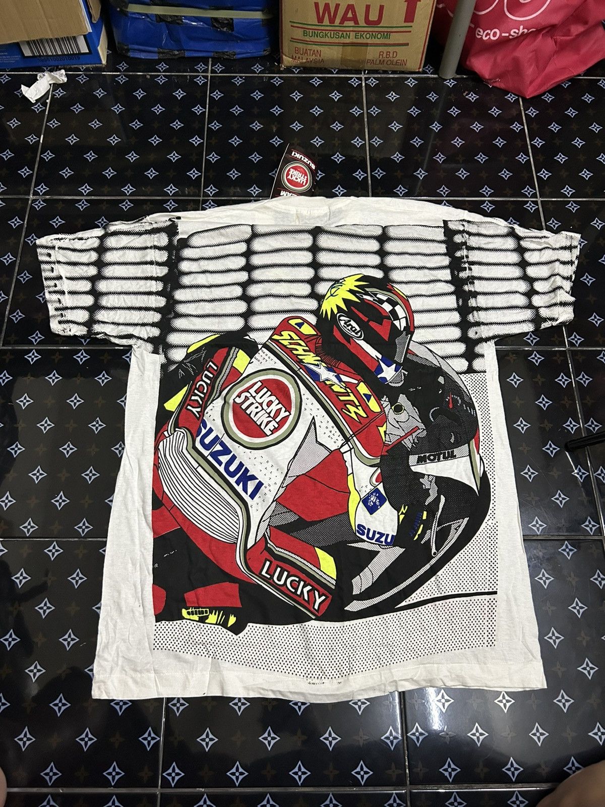Other Vintage 90s Team Lucky Strike Suzuki World Champions AOP Size US M / EU 48-50 / 2 - 3 Thumbnail