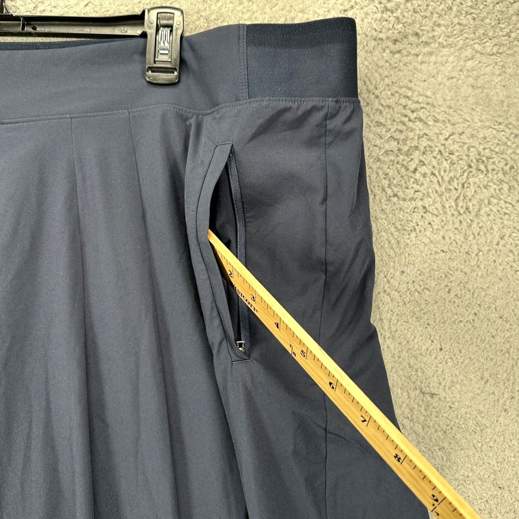 Athleta Athleta Pants Wide Leg Women 24 Plus Dark Blue Pleated Stretch Flex Performance Size 42" / US 20 - 4 Thumbnail