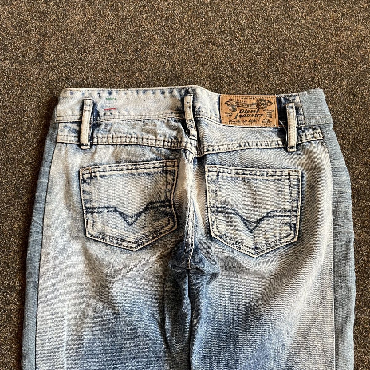 Vintage Vintage Y2K Diesel Distressed Baggy Jeans Thrashed Grunge 25 Size 25" / US 0 / IT 36 - 5 Thumbnail