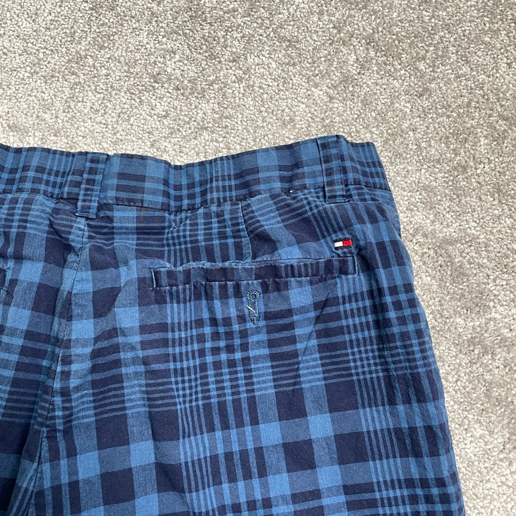 Tommy Hilfiger Tommy Hilfiger Chino Shorts Mens 31 Blue Plaid Flat Front Cotton Casual Outdoor Regular Fit Adults Mens Size US 31 - 3 Thumbnail