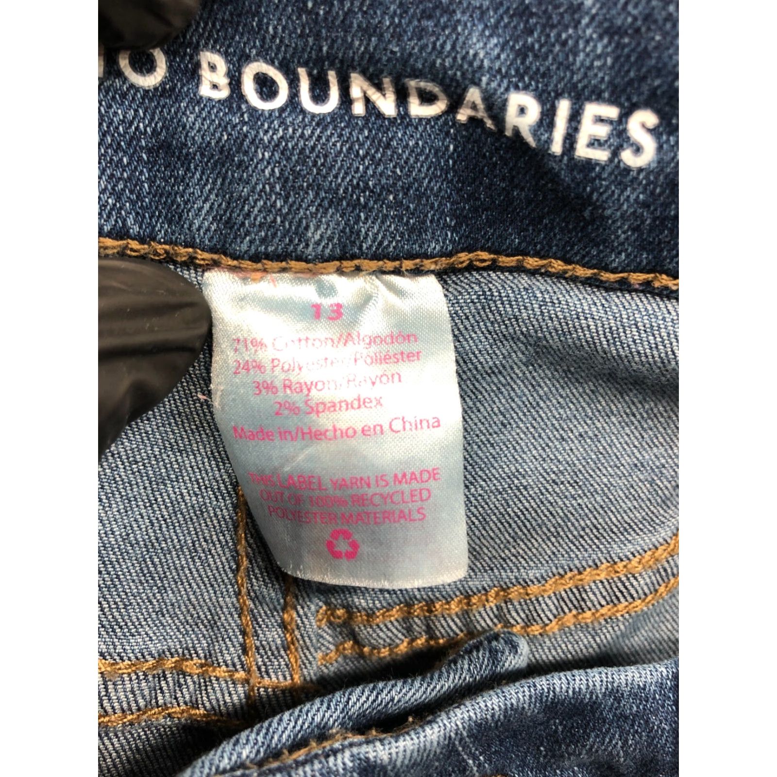 Vintage No Boundaries Mom Shorts Juniors Size 13 Medium Wash Blue Denim 5-Pocket Design Rise Mid Casual Womens Regular Fit Lightweight Summer Spring Fall쇀 Size 34" / US 12 / IT 48 - 7 Thumbnail