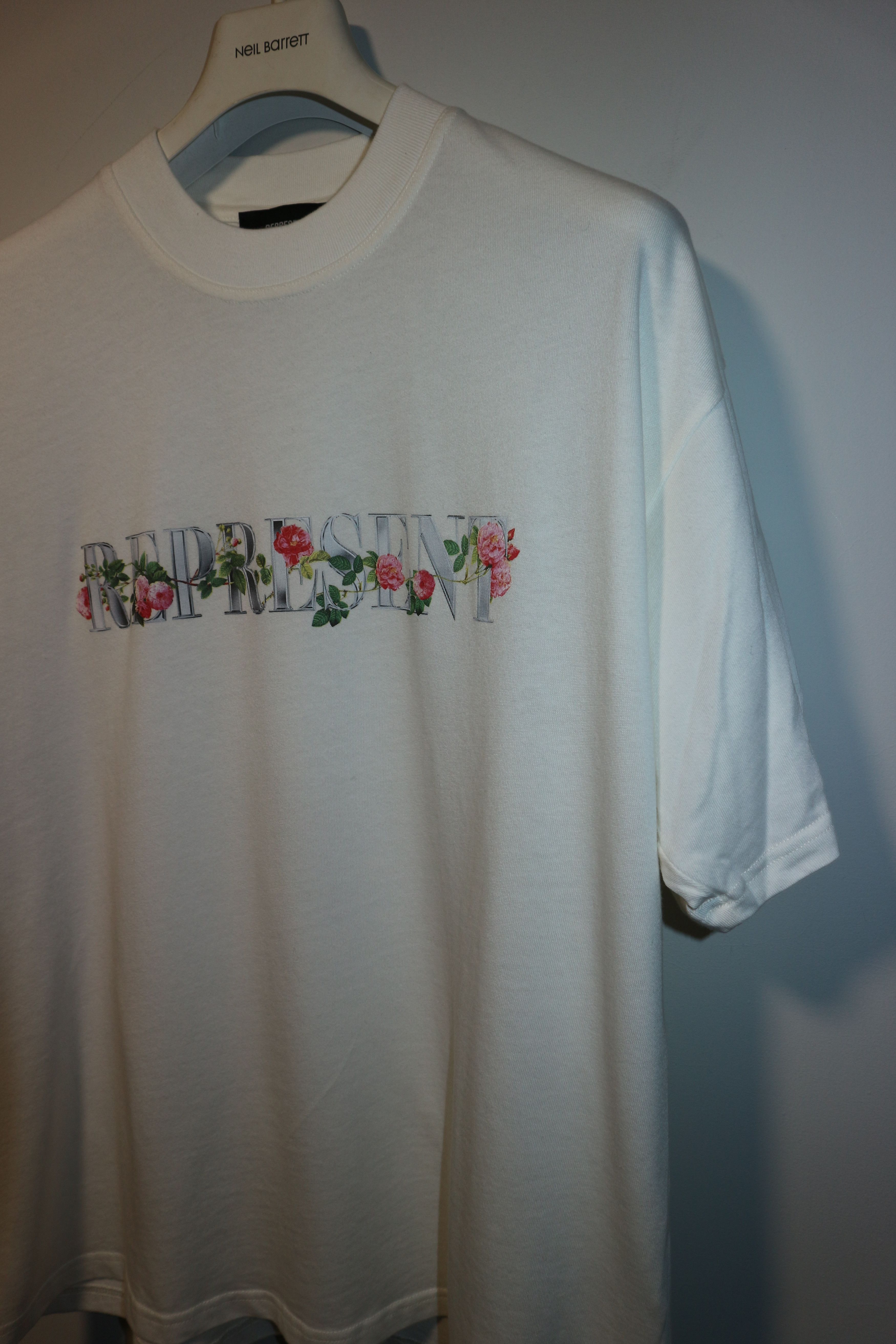 Represent Clo. Floral initial t-shirt Size US XL / EU 56 / 4 - 3 Thumbnail