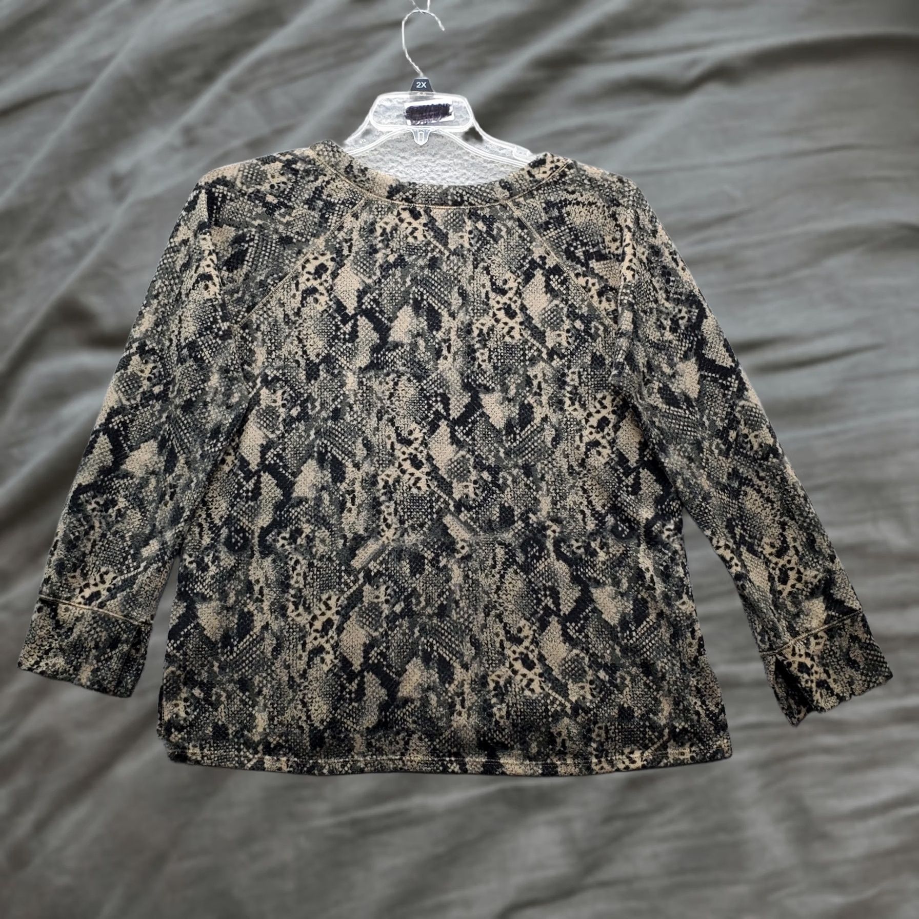 Sanctuary Sanctuary Snake Print Shirt Top Womens Size PL Multicolor Long Sleeve Slit . Size L / US 10 / IT 46 - 1 Thumbnail