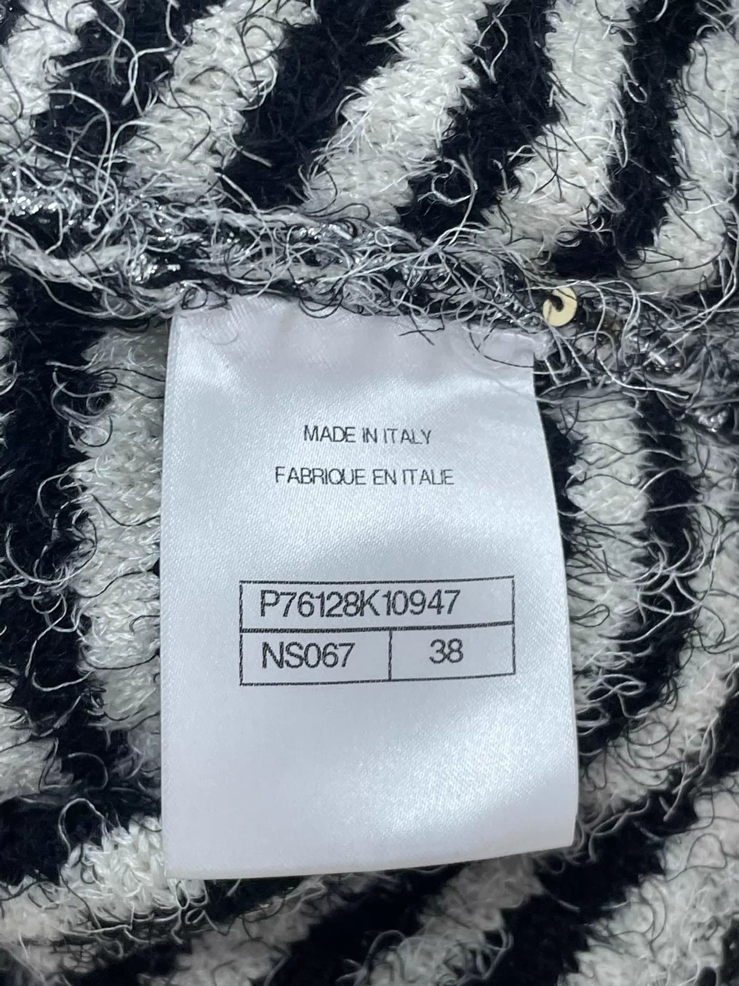 Chanel Chanel Black & Silver Striped Sequin One-Shoulder Top Size S / US 4 / IT 40 - 5 Thumbnail