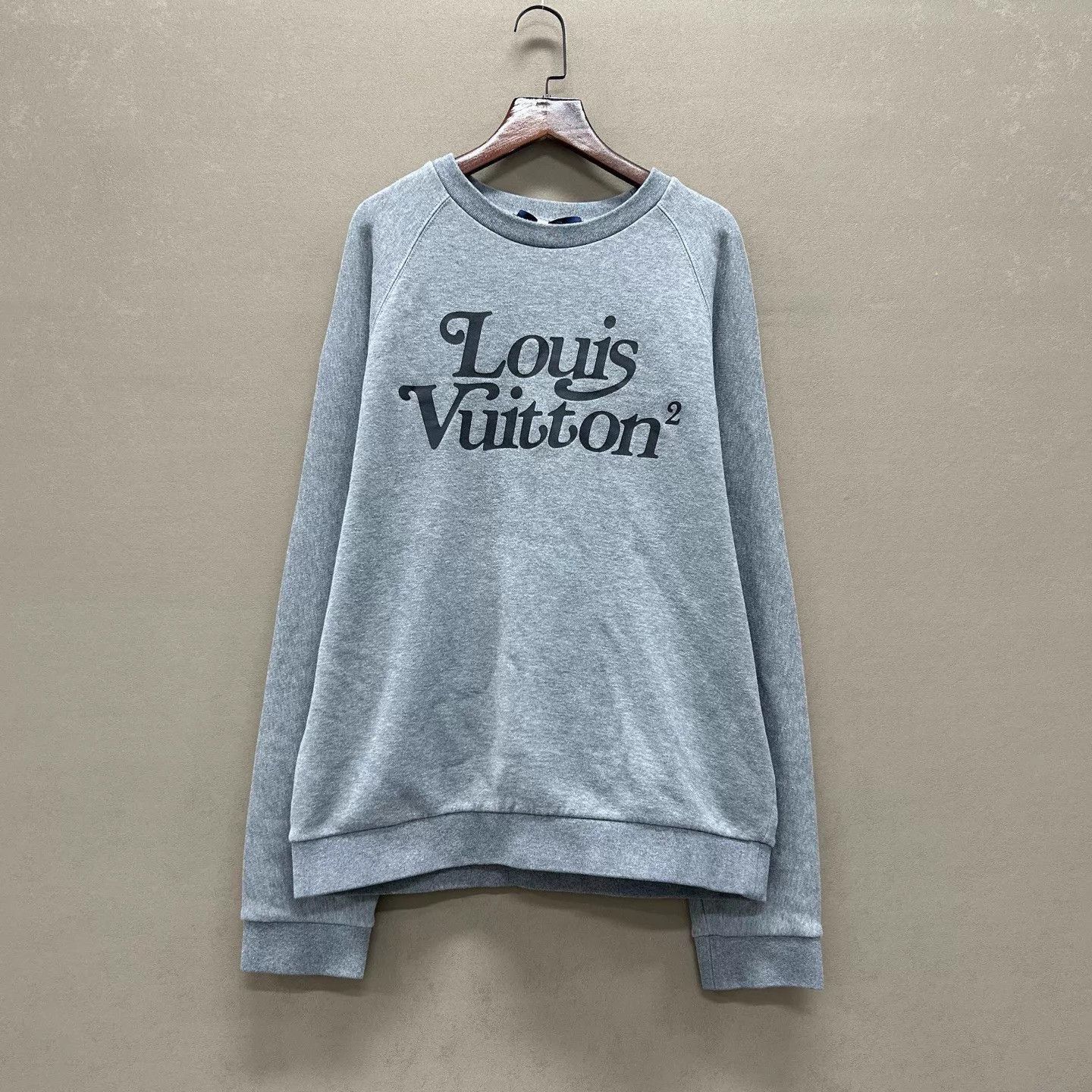 Louis Vuitton Gray Long Sleeve Sweatshirt Size M Size US M / EU 48-50 / 2 - 1 Thumbnail