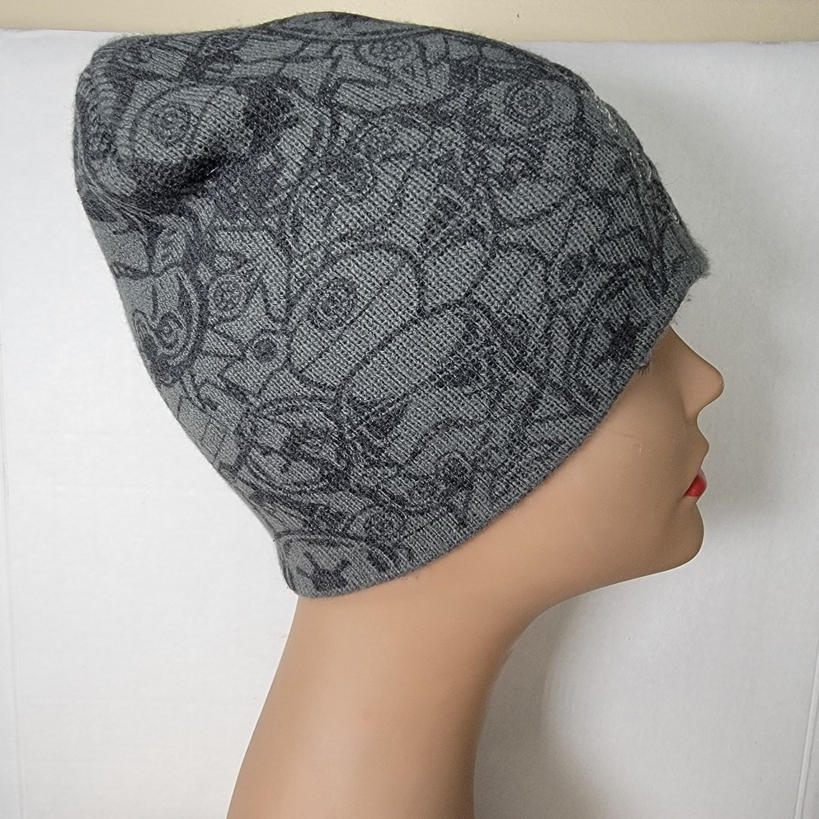 Star Wars Star Wars Knit Beanie w/ Embroidered Stormtrooper Size ONE SIZE - 3 Thumbnail