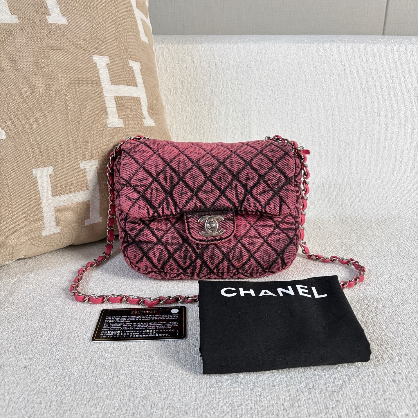 Chanel Pre-loved Bag Very good condition Size ONE SIZE - 1 Thumbnail