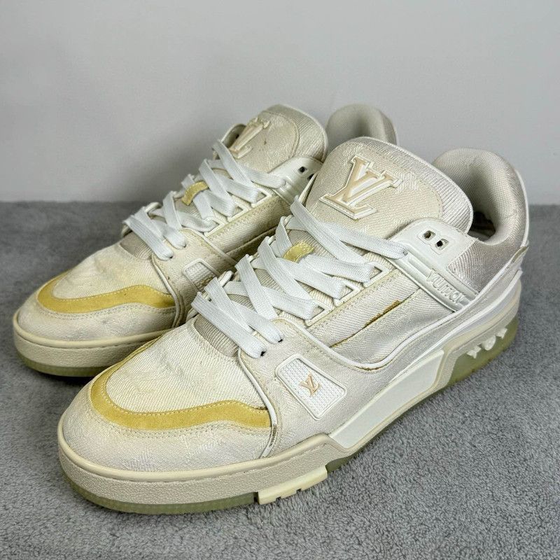 Louis Vuitton Louis Vuitton Classic Logo Trainer Sneakers for Men - Size US 9 / EU 42 - 1 Thumbnail