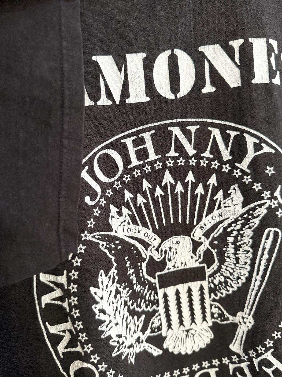 Band Tees Thrashed Vintage Ramones Punk Faded Tee Size US L / EU 52-54 / 3 - 6 Thumbnail