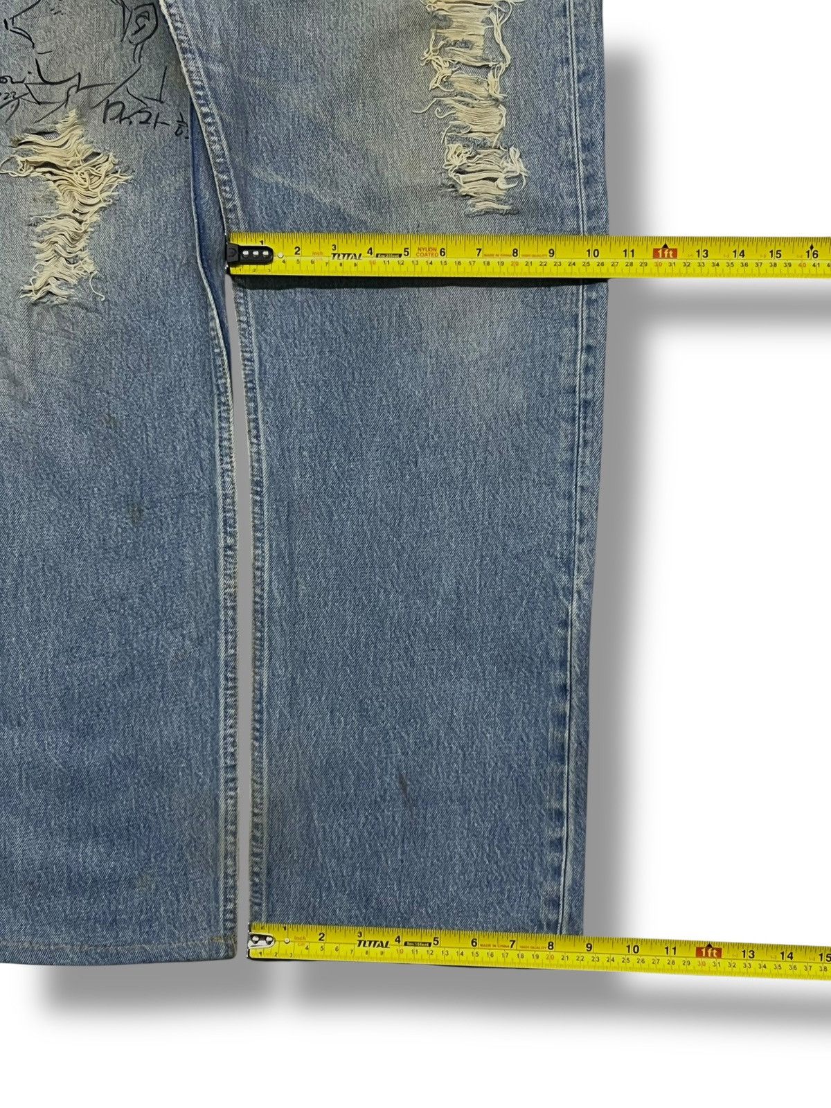 Levi's Loose Vintage 90s Levi’s 501 U.S.A - Faded Wash, Distressed Size US 37 - 17 Thumbnail
