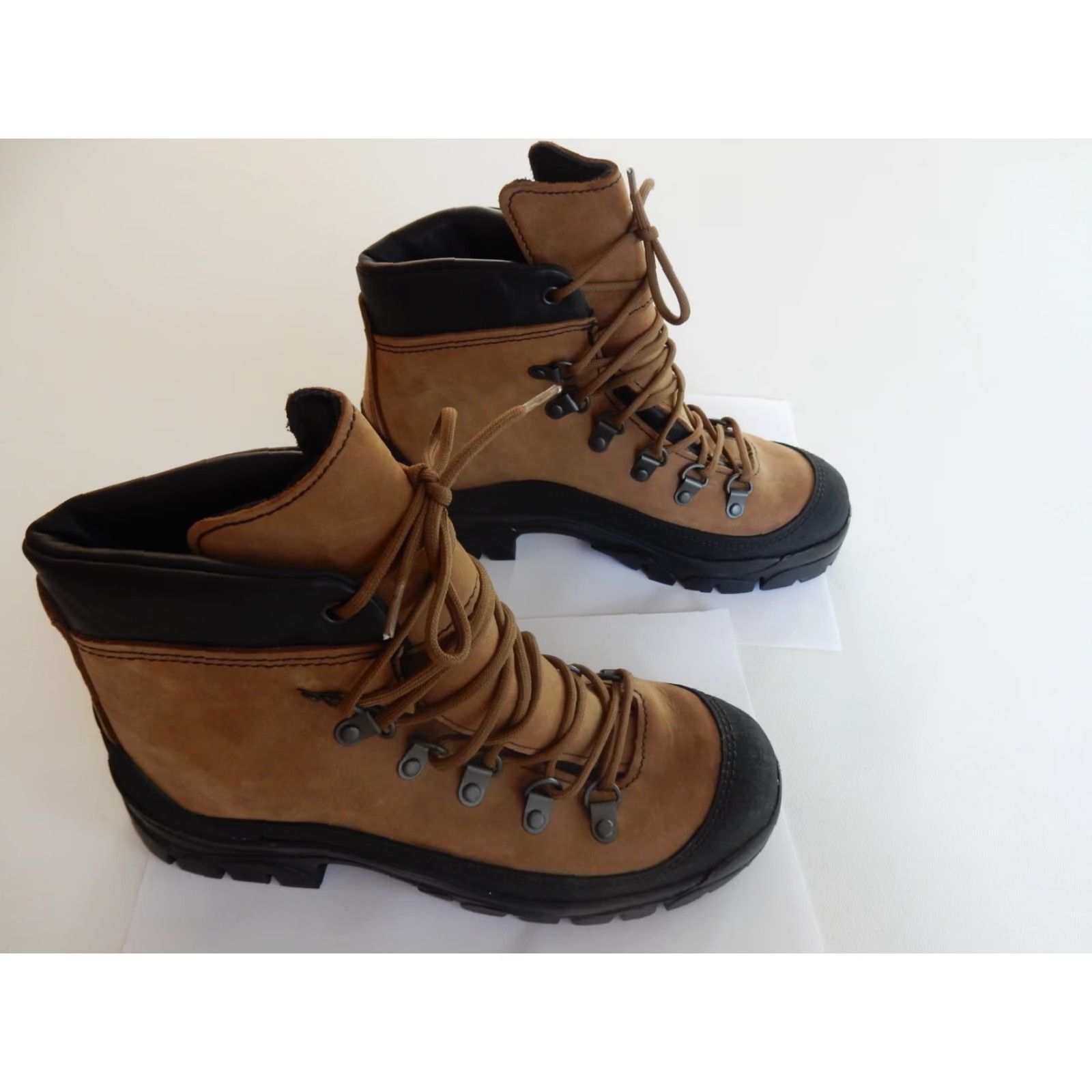 Vintage VINTAGE Bates Men's Hiking Boots Size 7.5 Brown Suede Leather Size US 7.5 / EU 40-41 - 3 Thumbnail