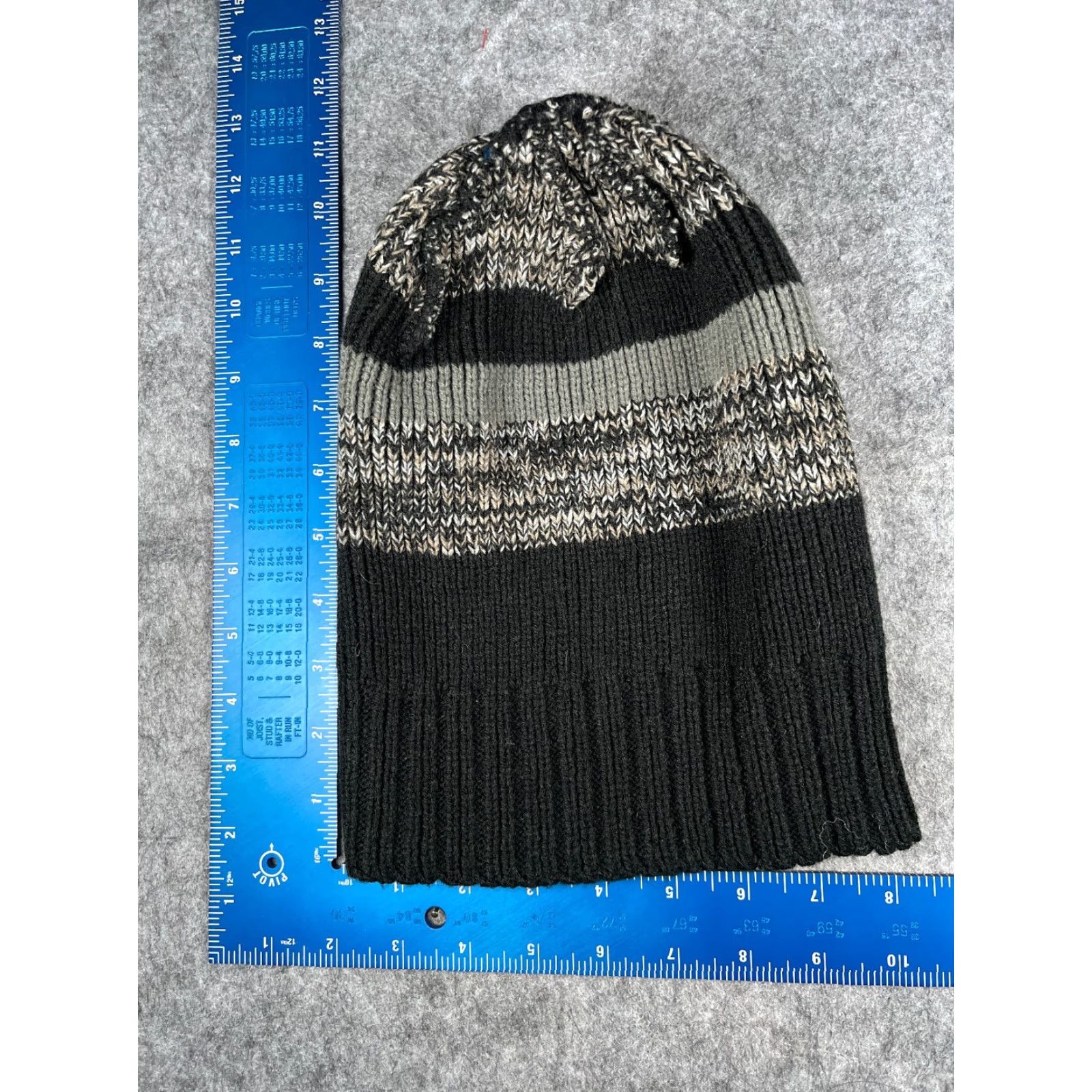 Vintage Gold Medal Beanie Toque Hat Unisex Adults One Size Black Gray Stripe Knit 100% Acrylic Ski Winter Men Women Size ONE SIZE - 5 Thumbnail