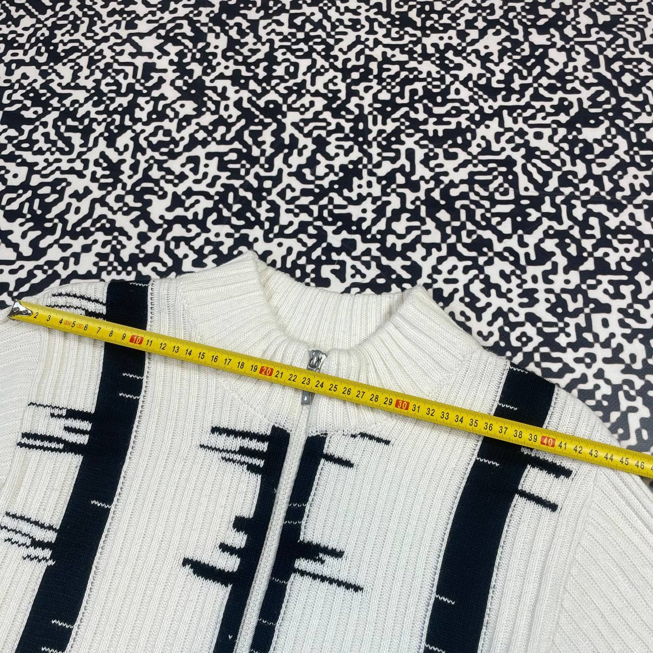 Japanese Brand Vintage Y2k Japanese Style Stripe Retro Anstract Zip Sweater Size US L / EU 52-54 / 3 - 14 Thumbnail