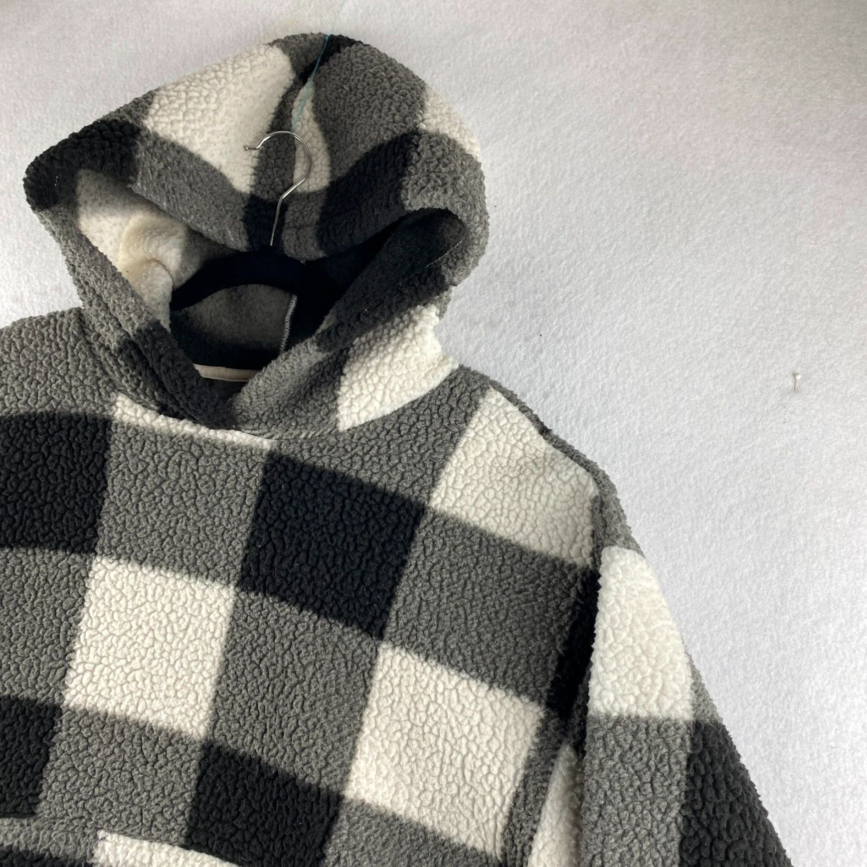 American Eagle Outfitters American Eagle Hoodie Womens Medium M Black White Colorblock Sherpa Pullover Size M / US 6-8 / IT 42-44 - 7 Thumbnail