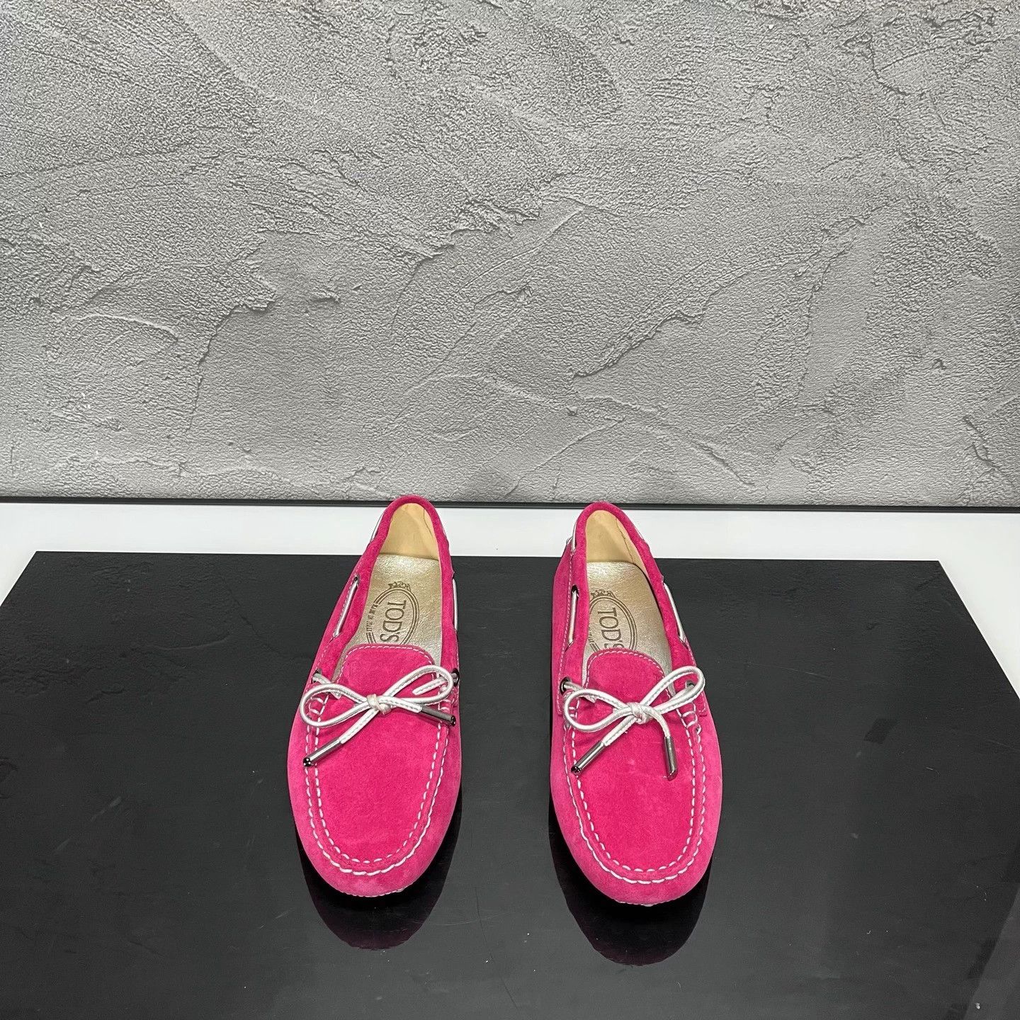 Tod's TOD'S Gommino loafers 36.5 EU like new tried once Size US 5.5 / IT 35.5 - 2 Thumbnail