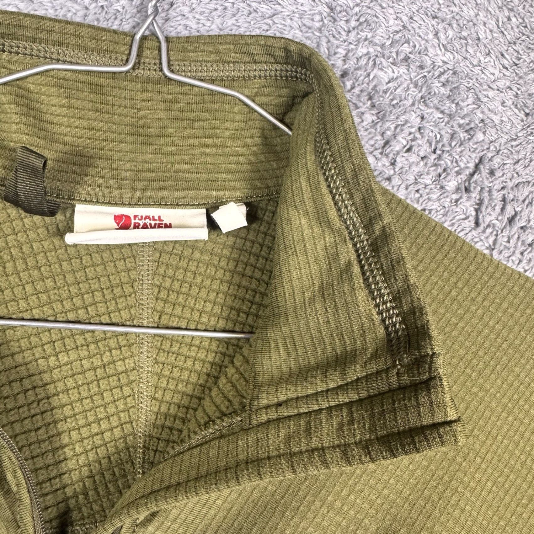 Vintage Fjällräven Jacket Men S Abisko Lite Fleece Grid Pullover Gorpcore Green 1/2 Zip Jacket Size US S / EU 44-46 / 1 - 5 Thumbnail