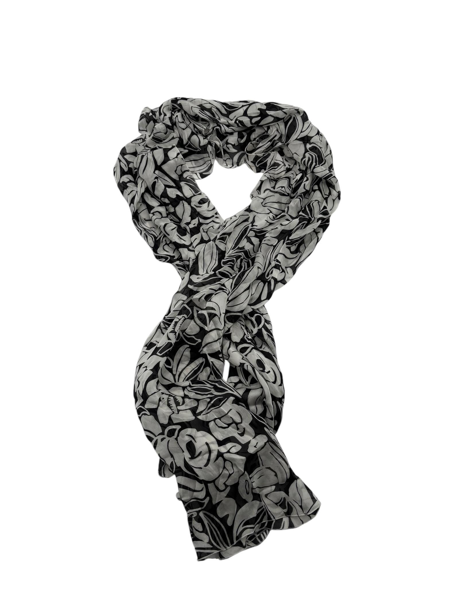 Designer Blumarine 100% Silk Scarf Women's Size ONE SIZE - 3 Thumbnail