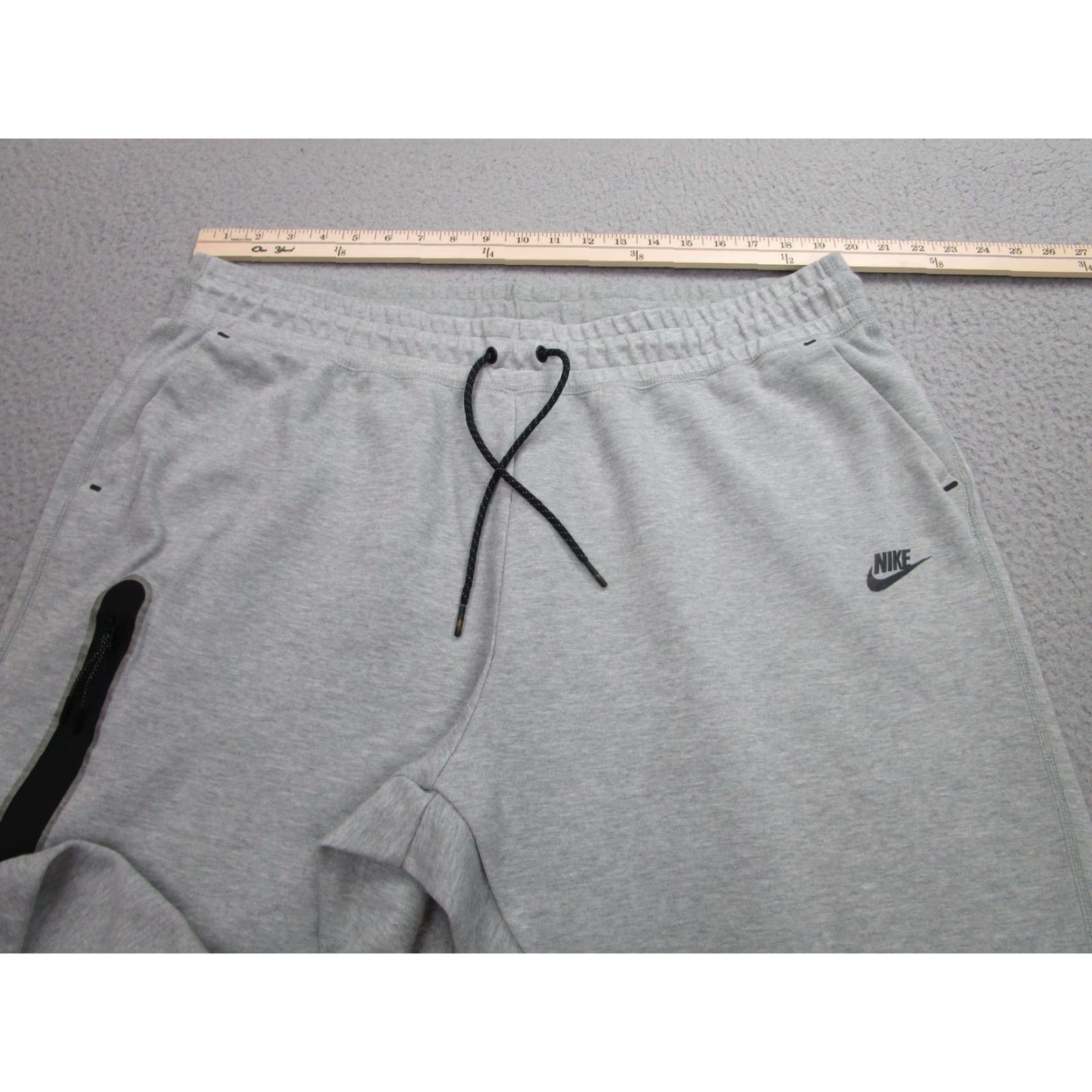 Nike Nike Sweatpants Mens 2XL Tech Fleece Joggers Drawstring Tapered Pockets Gray DA2043-063 Size US 39 - 4 Thumbnail