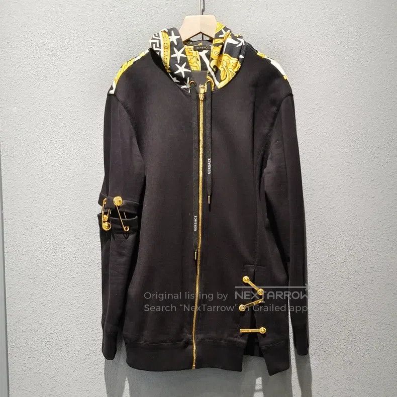 Versace Versace Hooded pins decorate the zippered jacket Size US S / EU 44-46 / 1 - 1 Thumbnail