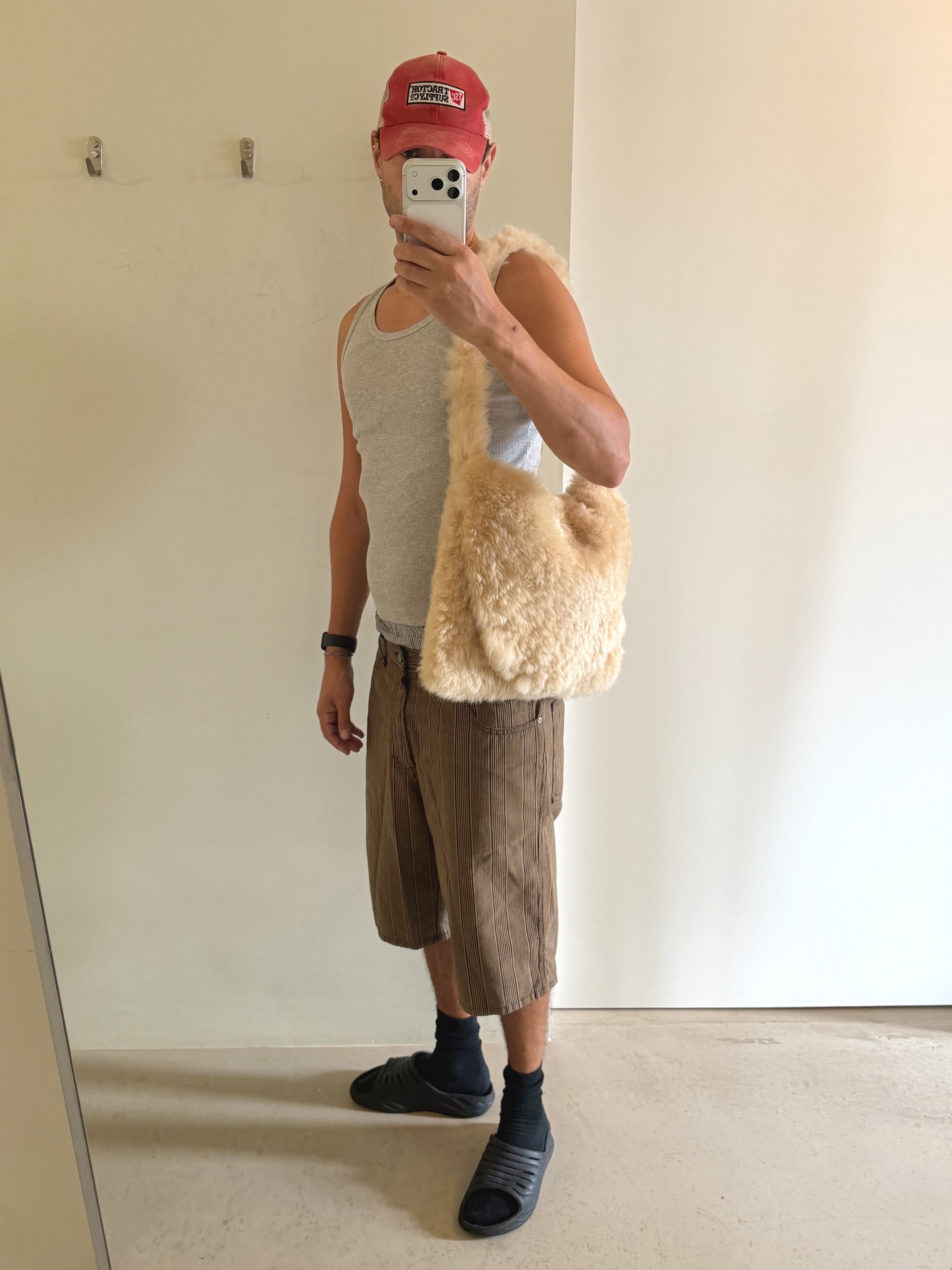 ERL ERL Shearling Sheepskin Bag FW21 BNWT Size ONE SIZE - 4 Thumbnail