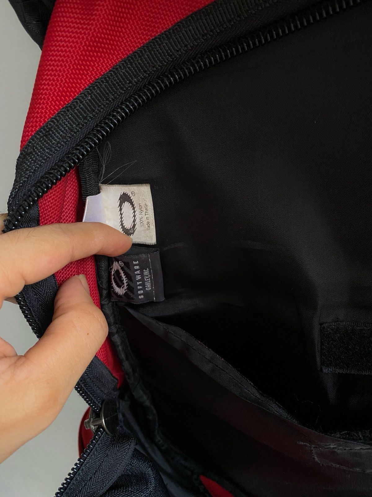 Oakley Vtg Oakley Backpack Size 30 - 9 Thumbnail