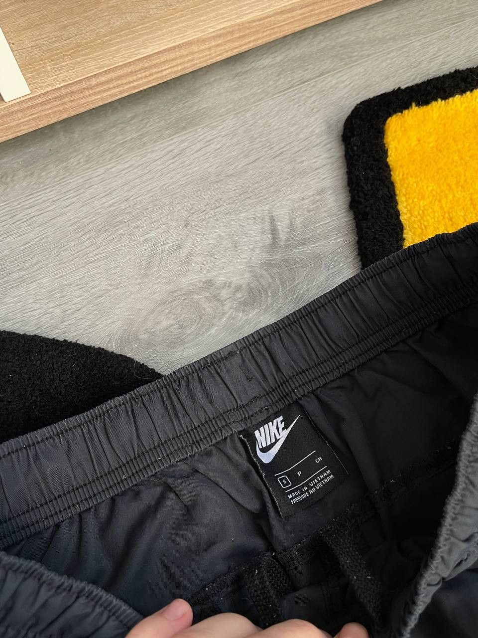 Nike × Streetwear × Vintage nike vintage rare cargo nylon swoosh 90s sweatpants Size US 30 / EU 46 - 5 Thumbnail