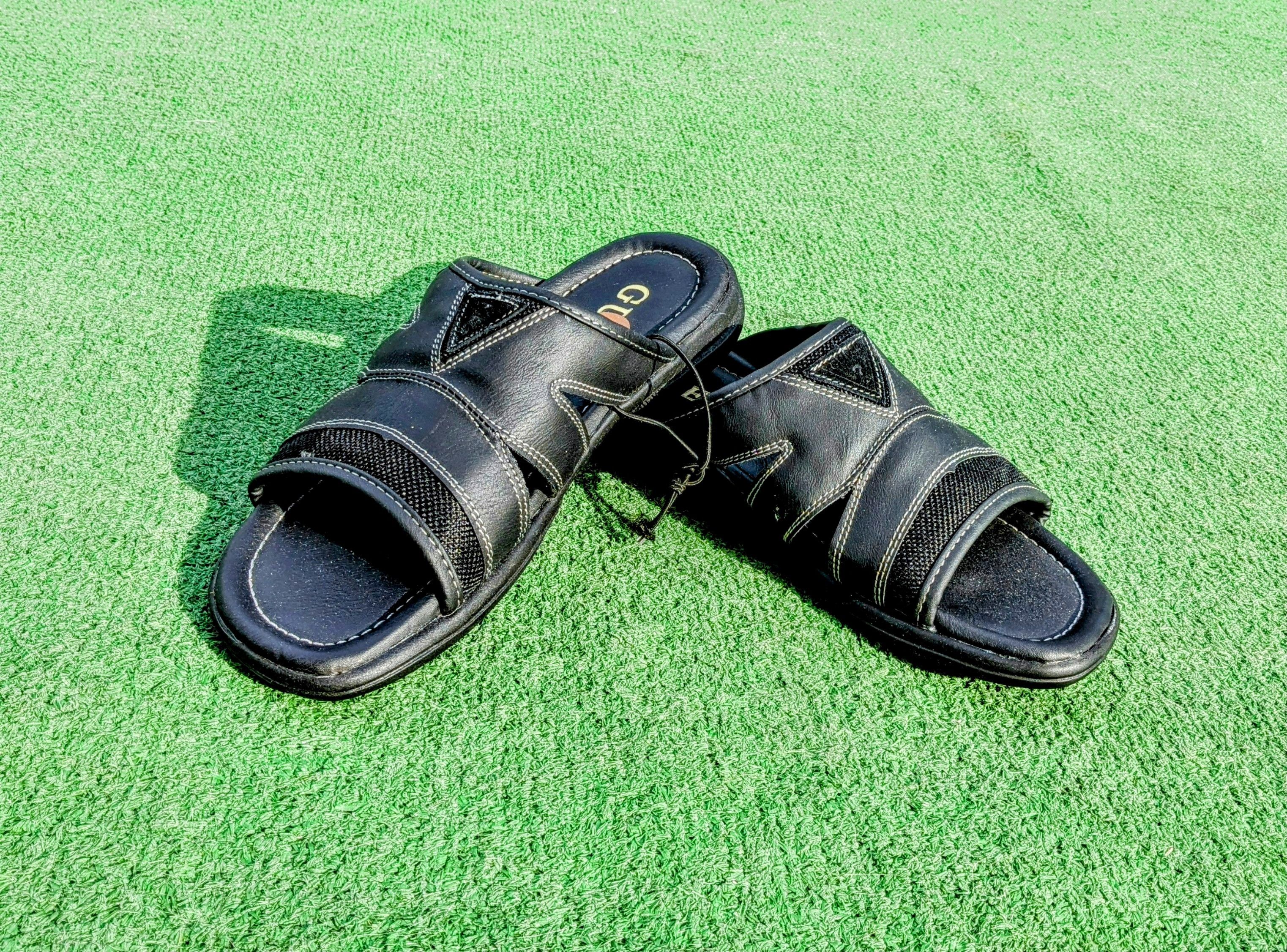Guess Guess Ebony Multi-Strap Faux Leather Flop Slide Sandals NWT Size US 8 / EU 41 - 9 Thumbnail