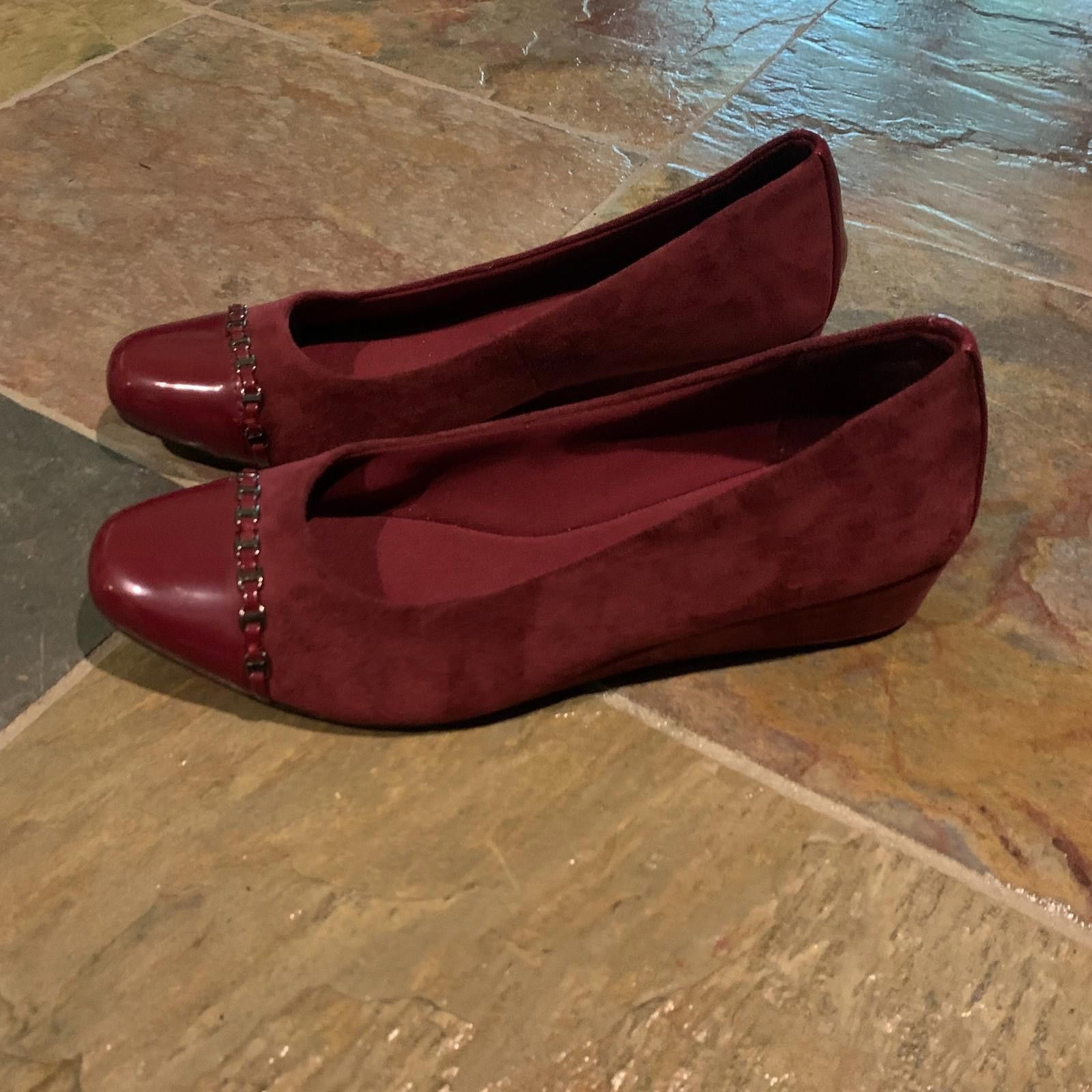 Designer ANNE KLEIN Akmaysel iFlex Maroon Cap Toe Flats-Sz 8M (S620) Size US 8 / IT 38 - 3 Thumbnail
