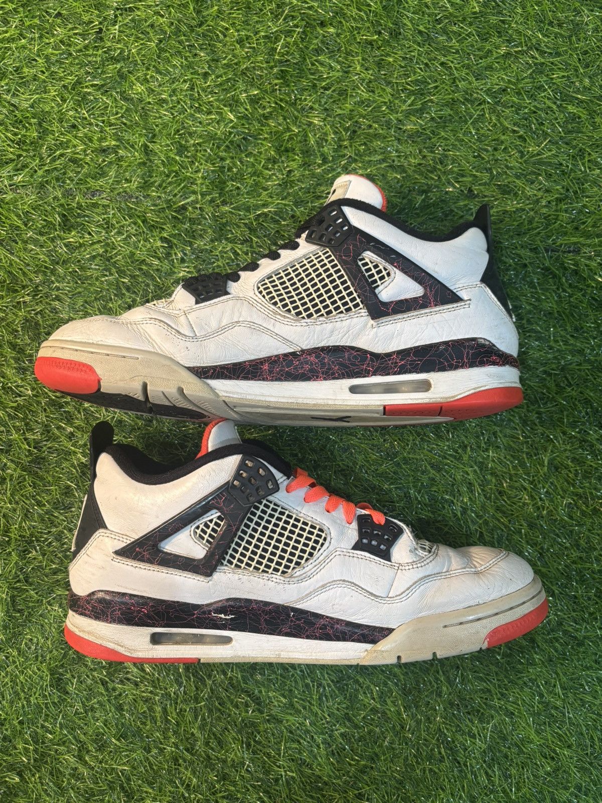 Jordan Brand Jordan 4 pale citron Size US 11.5 / EU 44-45 - 2 Thumbnail