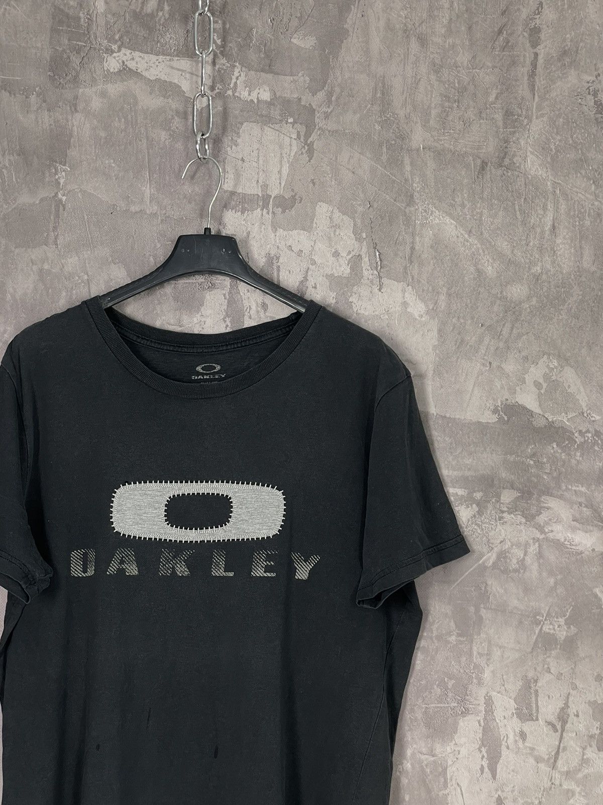 Japanese Brand × Oakley × Vintage Oakley Vintage 3D Logo Y2K Archival 90s T shirt Size US L / EU 52-54 / 3 - 3 Thumbnail