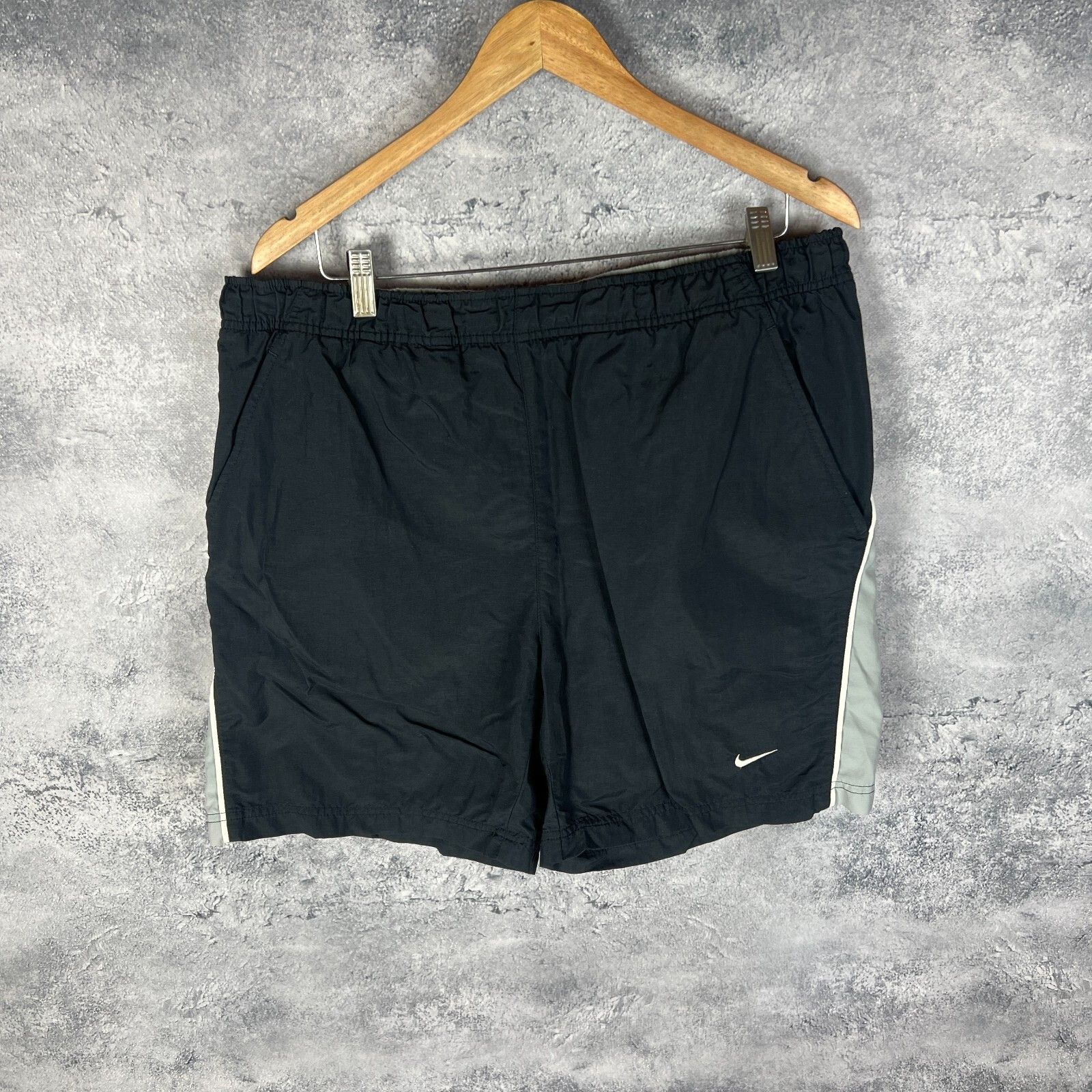 Nike Nike Vintage Shorts Men's Size L Black ` Size US L / EU 52-54 / 3 - 1 Thumbnail
