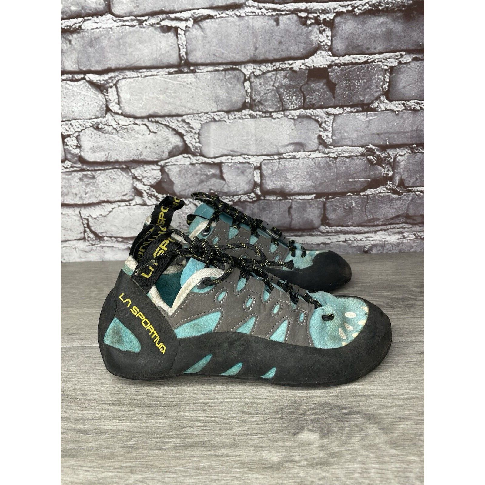 La Sportiva La Sportiva Tarantulace Rock Climbing Blue Gray Lace Up Shoe Size US 6 / EU 39 - 16 Thumbnail