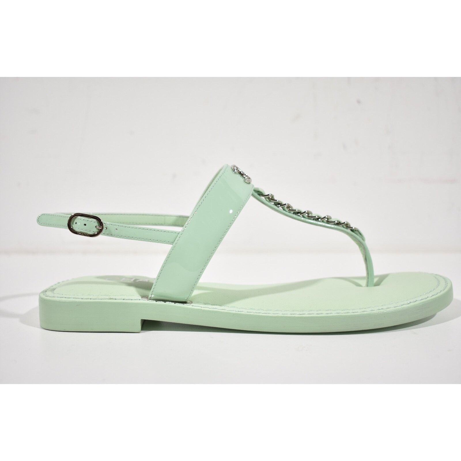 Chanel Chanel 22C Green Patent Silver Chain CC Logo Mule Slide Size US 7 / IT 37 - 2 Thumbnail