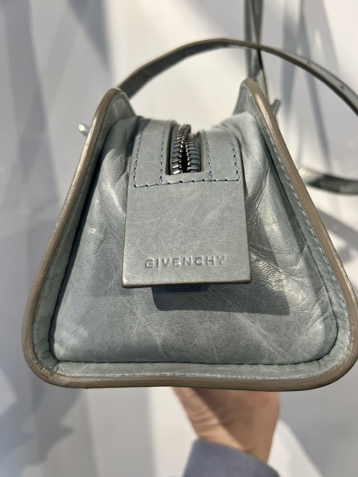 Givenchy Givenchy Vintage Powder Blue Shoulder Bag Size ONE SIZE - 5 Thumbnail