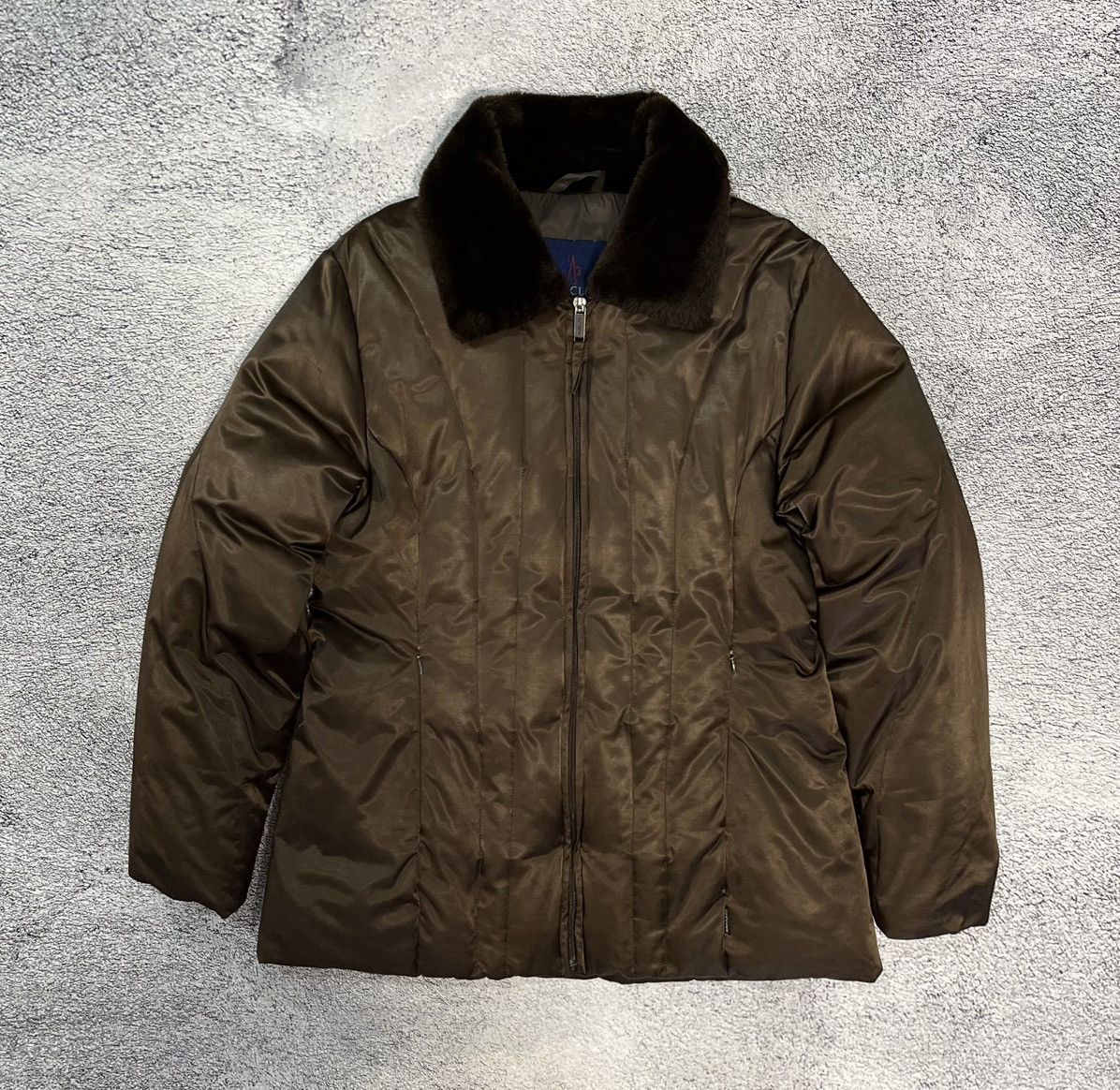 Moncler Vintage Moncler Women Down Puffer Jacket Brown Fur Collar Size M / US 6-8 / IT 42-44 - 1 Thumbnail