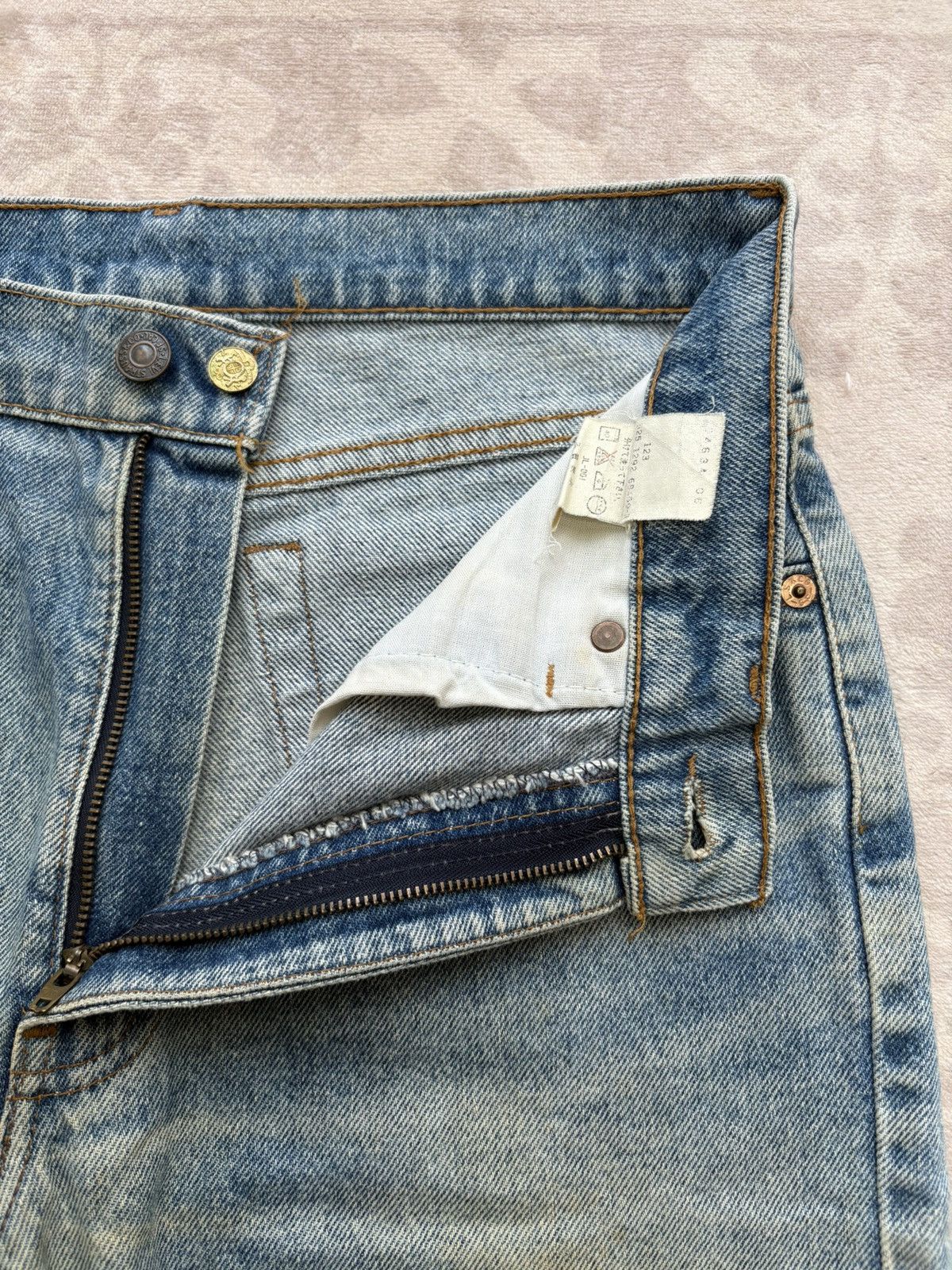 Levi's Vintage Clothing 90’s Levi's 510 Stone Washed/Light Indigo Denim Jeans Size US 32 / EU 48 - 9 Thumbnail