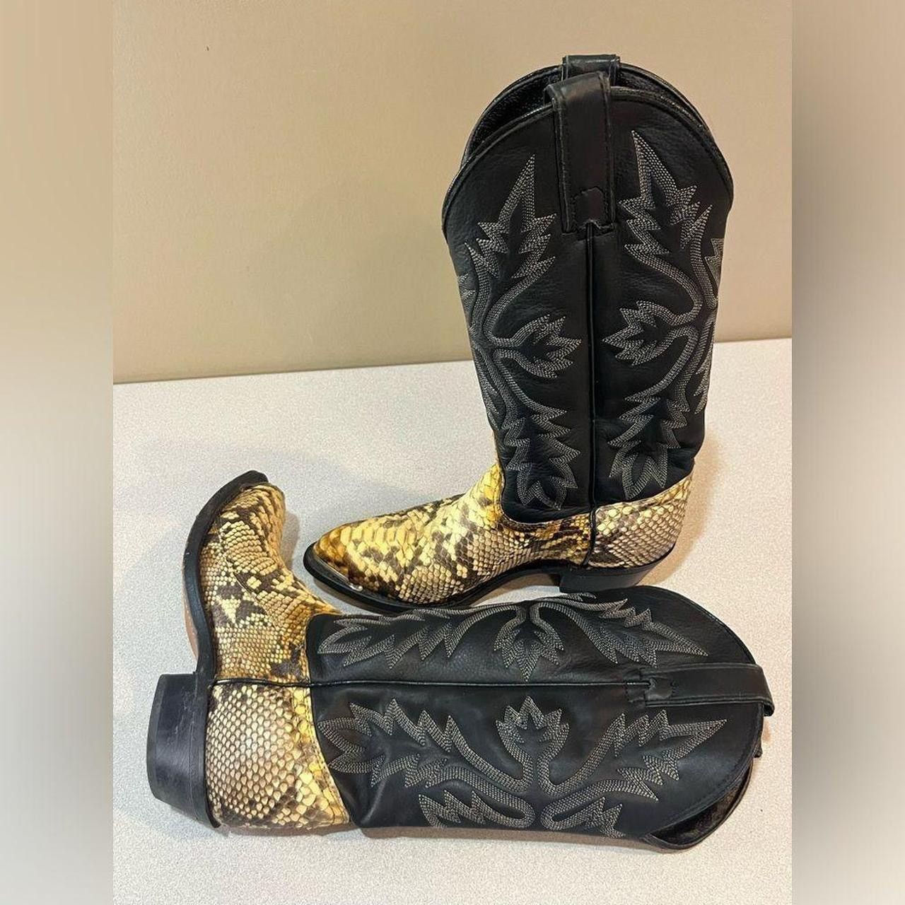 Wrangler Wrangler SNAKE & STITCHED LEATHER WESTERN BOOTS Size 5 M Size US 5 / EU 37 - 1 Thumbnail