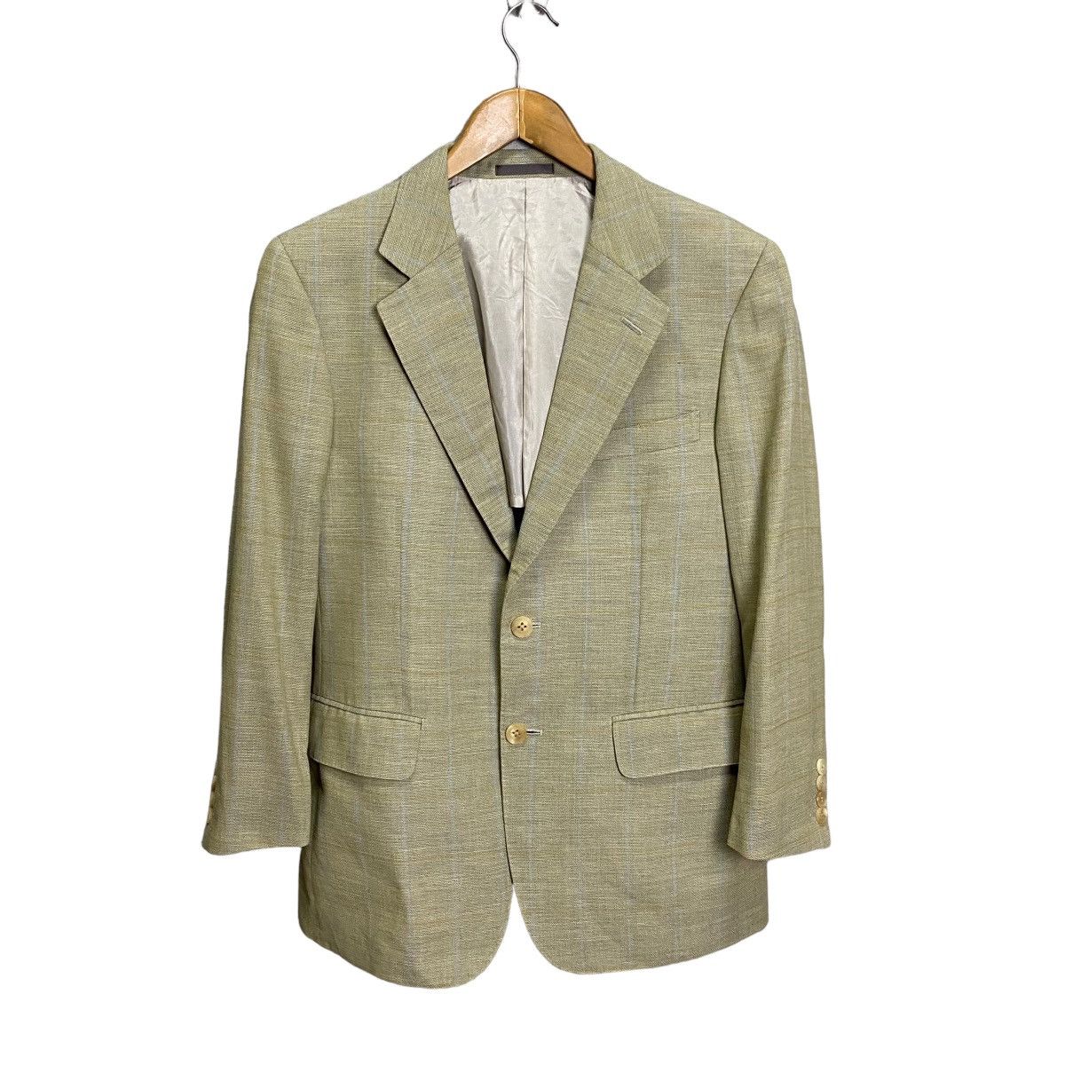 Burberry plaid blazer buffalo horn button
