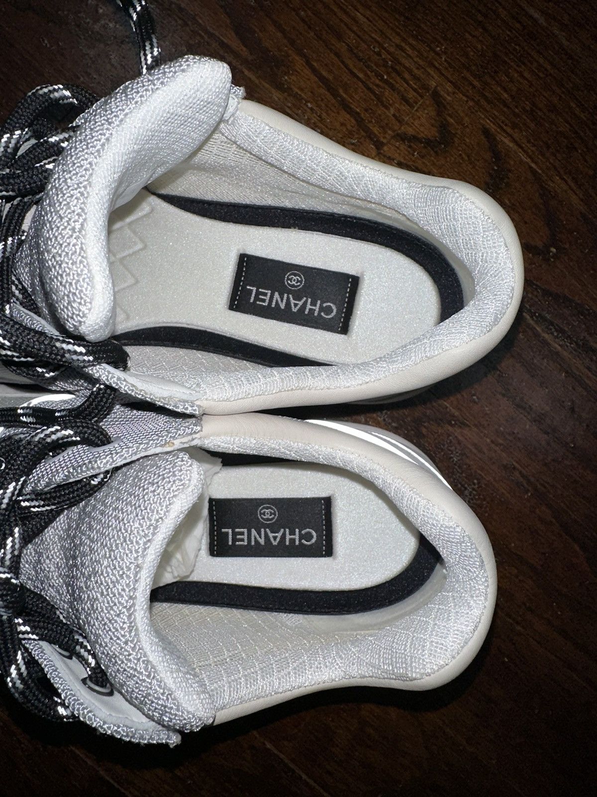 Chanel Chanel CC Logo Quilted White / Grey Suede Trainer Sneakers Size US 10 / EU 43 - 11 Thumbnail