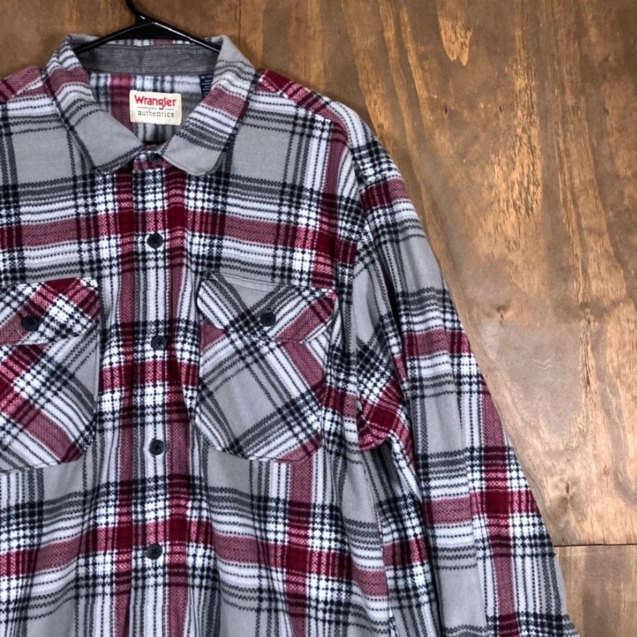 Wrangler Wrangler Authentics Mens Shirt Gray Red Plaid Fleece Collared Button-Down XL Size US XL / EU 56 / 4 - 5 Thumbnail