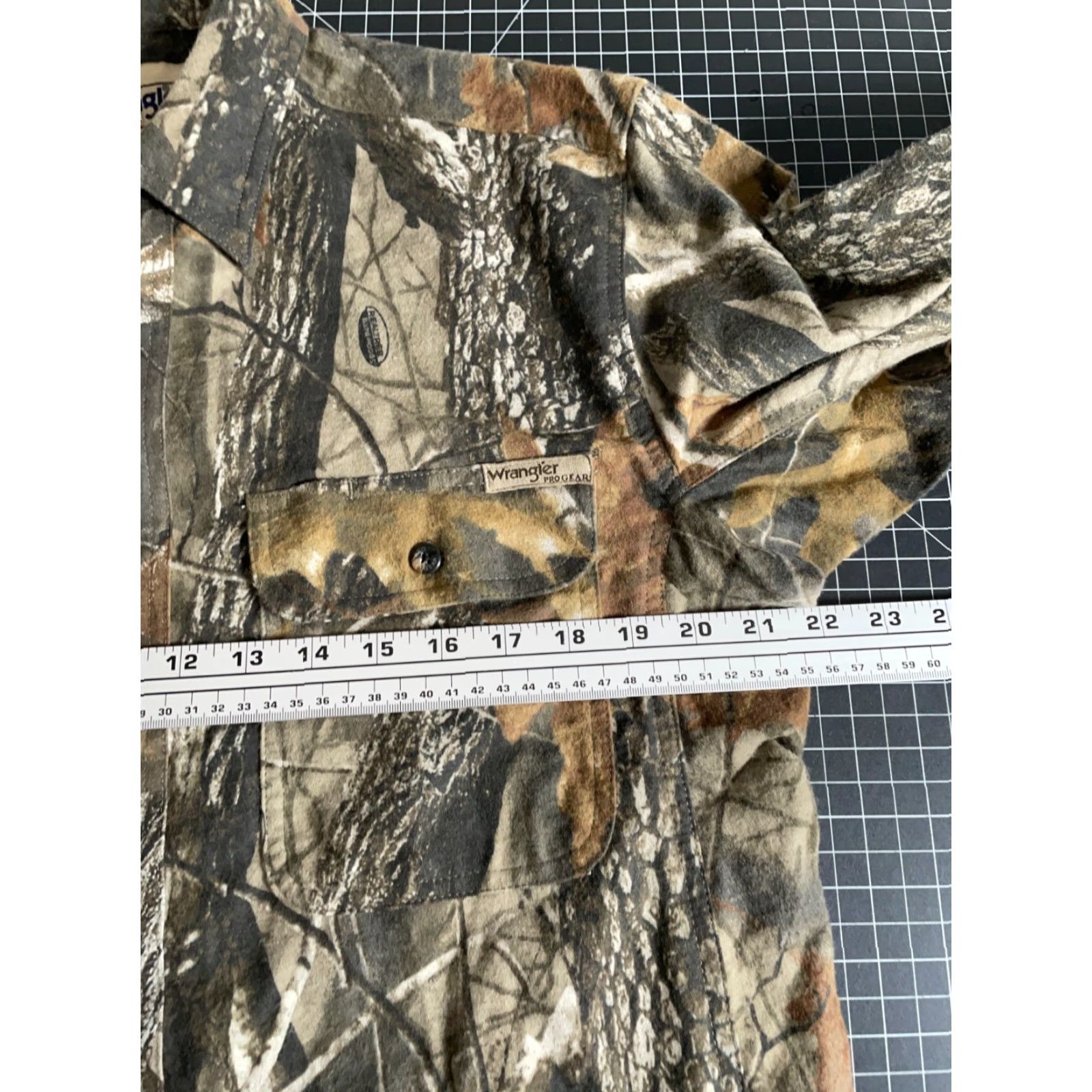 Wrangler Wrangler Pro Gear Camo Flannel Shirt Men's Medium Real Tree Hardwood Camouflage Size US M / EU 48-50 / 2 - 5 Thumbnail