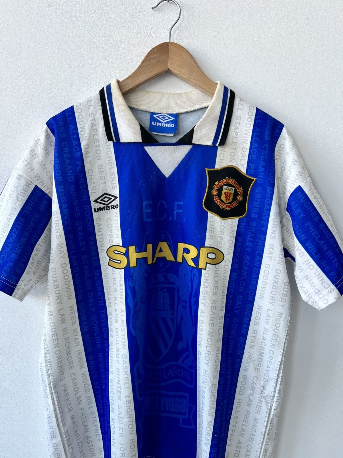 Umbro 🩸RARE🩸Umbro Manchester United 1994/1996 Third Jersey Size US L / EU 52-54 / 3 - 4 Thumbnail