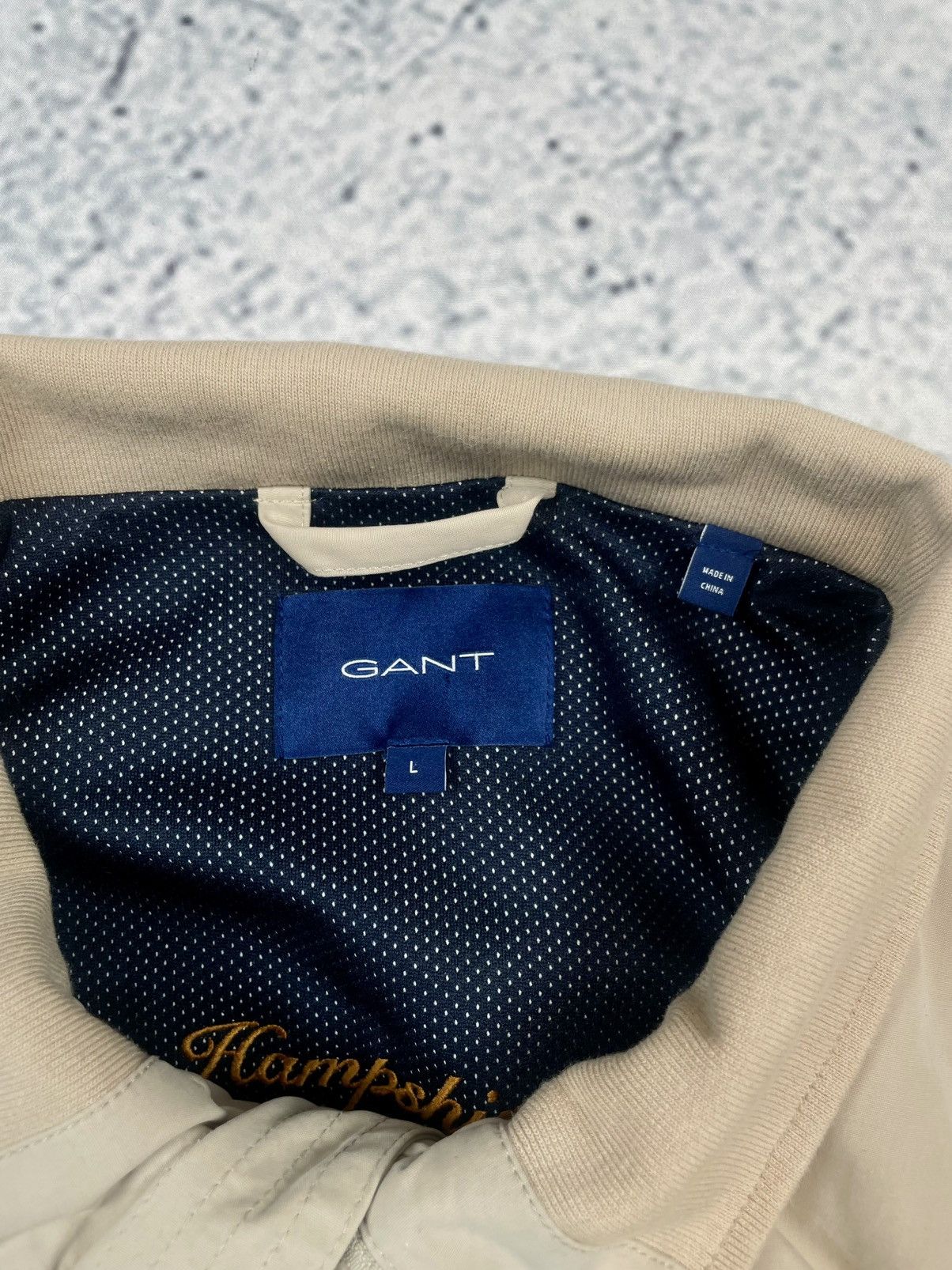 Gant GANT L – Beige Bomber Jacket, Classic Casual Style Size US L / EU 52-54 / 3 - 4 Thumbnail