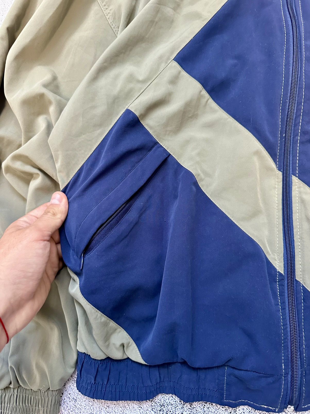 Adidas Vintage Adidas Equipment Double-Sided Jacket Big Logo E Size US L / EU 52-54 / 3 - 8 Thumbnail