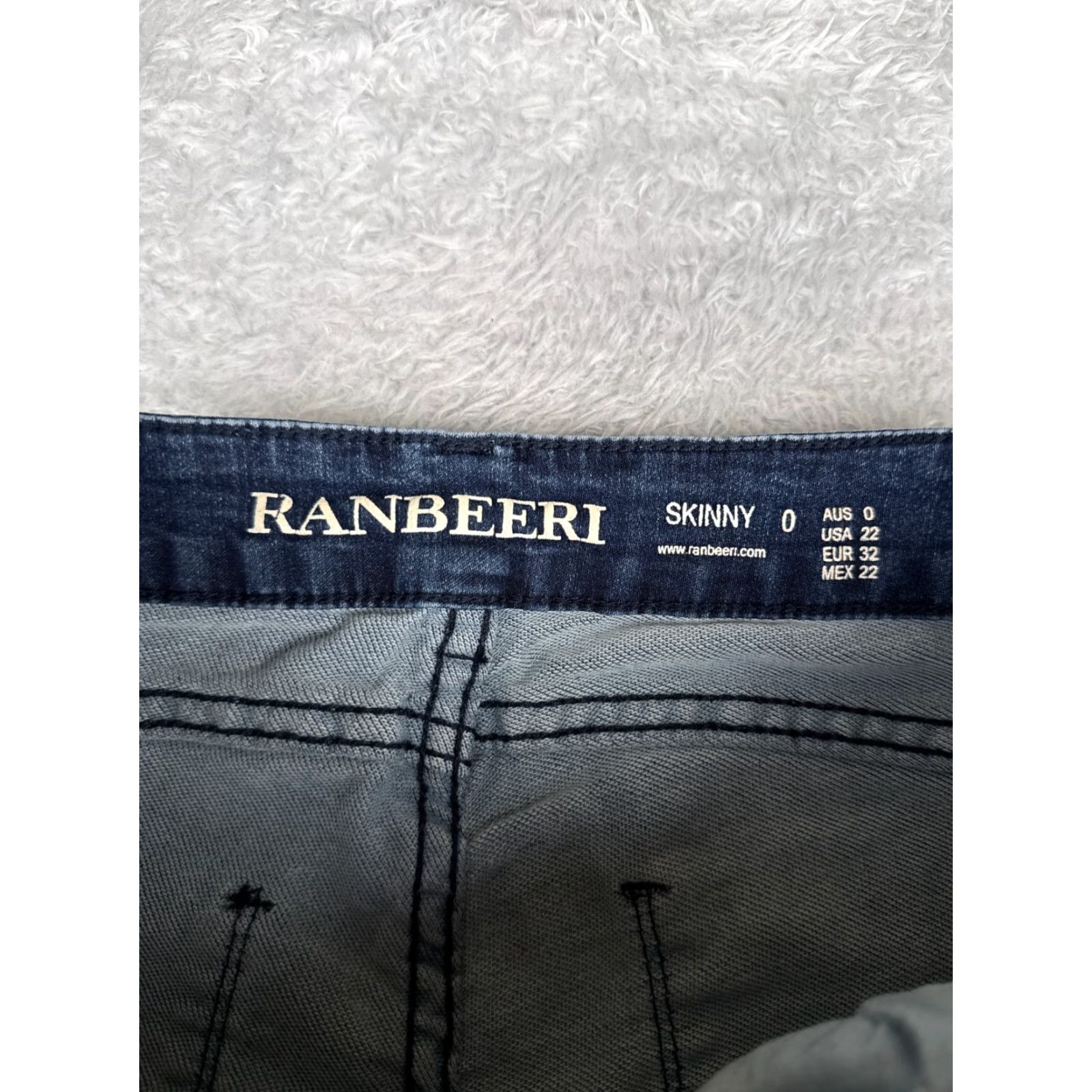 Vintage Ranbeeri Jeans Womens 0 Blue Denim Skinny Dark Wash Low Rise Cotton Blend 26x29 Jeans Womens 0 Blue Denim Skinny Low Rise 26 29 Size 25" / US 0 / IT 36 - 6 Thumbnail