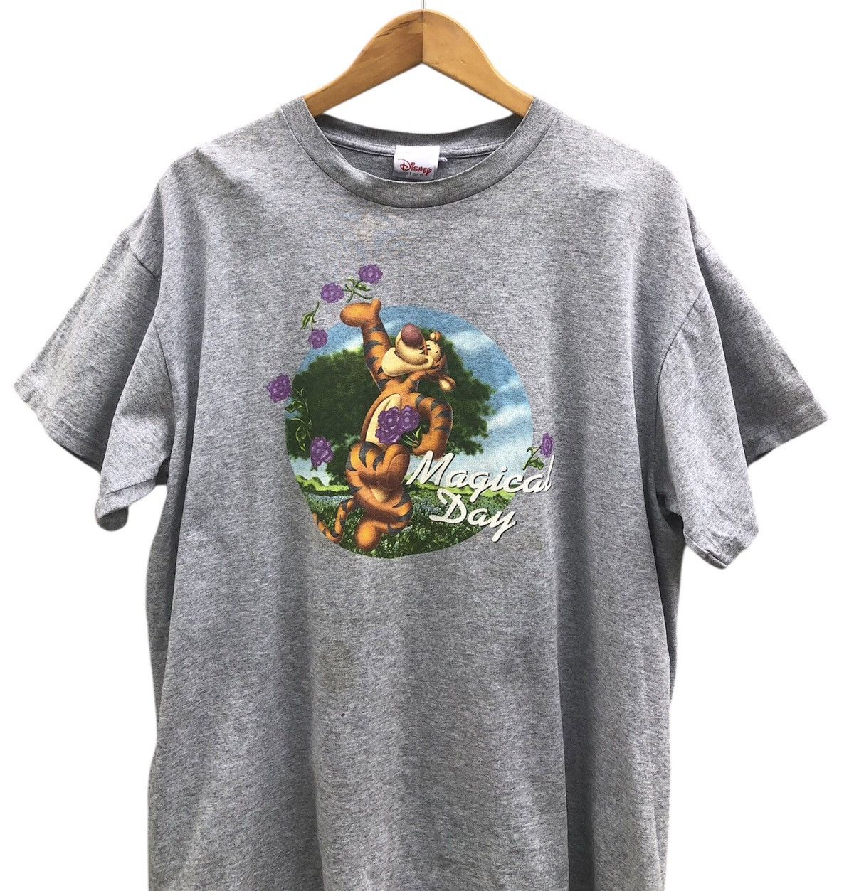 Vintage Vintage Disney Tigger Magical Day Tee Size US L / EU 52-54 / 3 - 5 Thumbnail