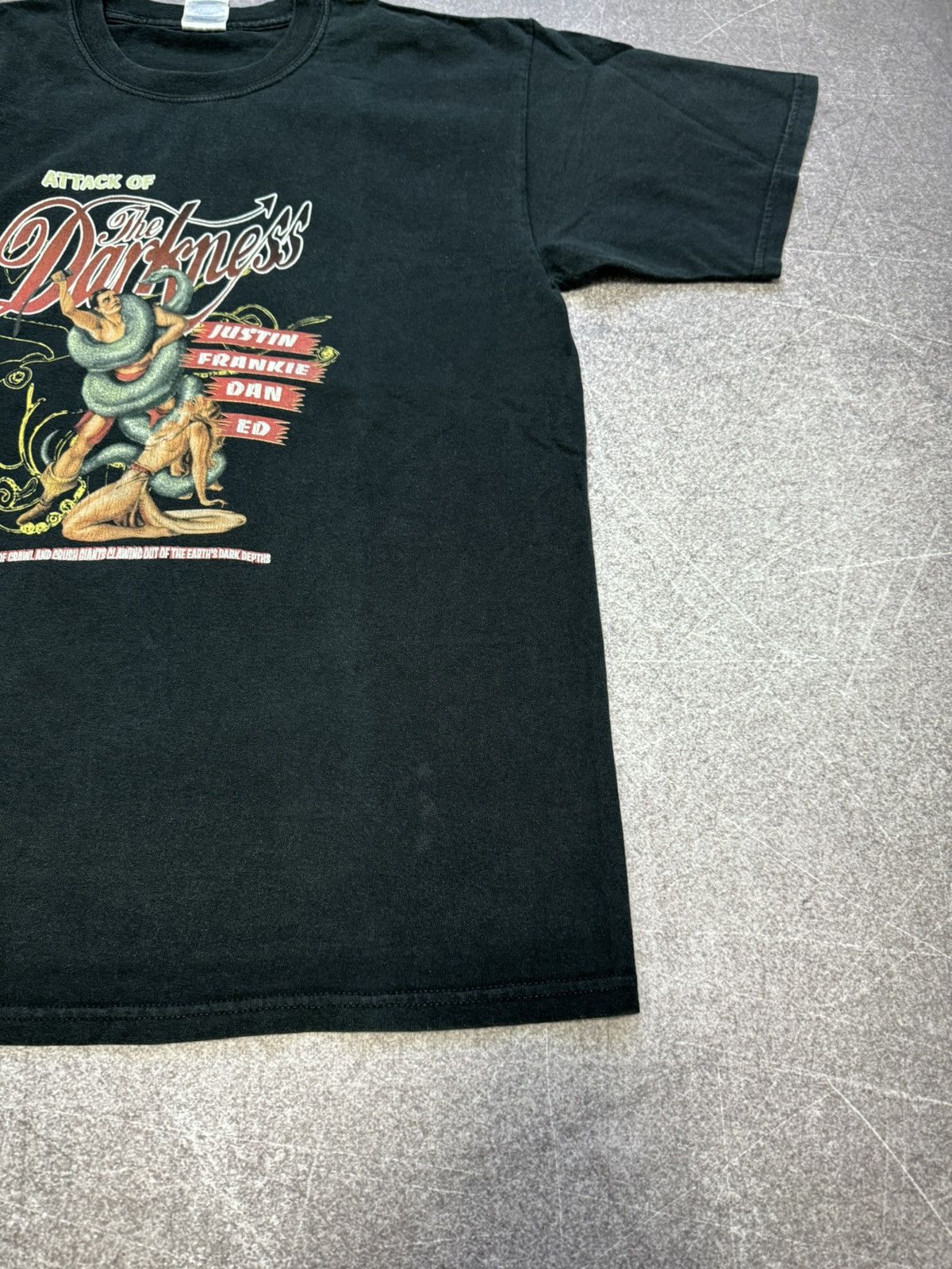 Band Tees × Vintage Vintage The Darkness A horror of crawl T shirt Y2K Size US L / EU 52-54 / 3 - 8 Thumbnail