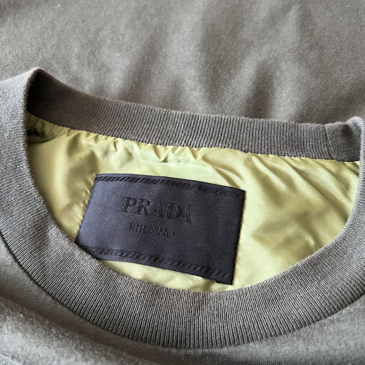 Prada 🔥🔥 Prada Green Metal Badge T-Shirt Size US XL / EU 56 / 4 - 3 Thumbnail