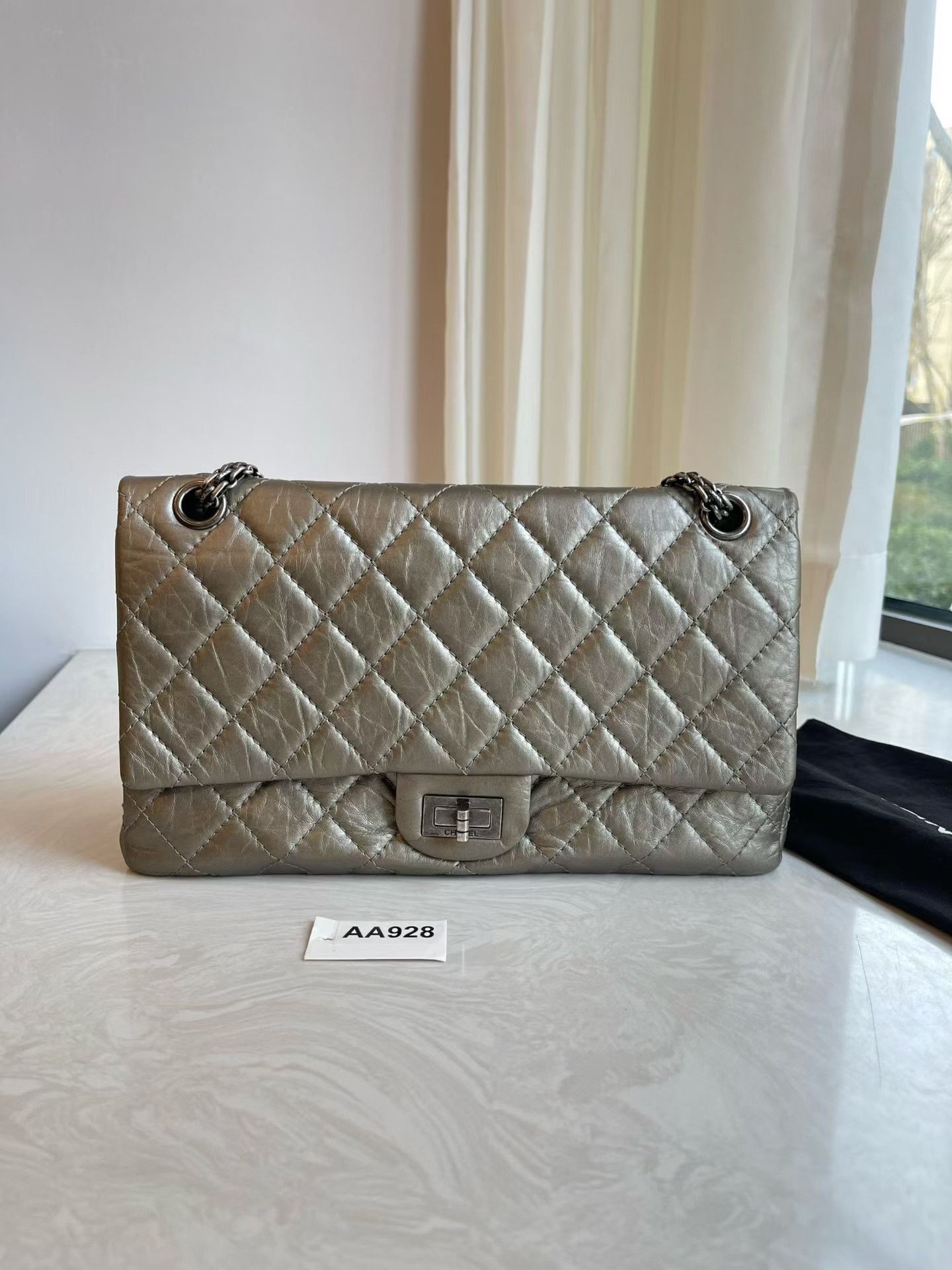 Chanel Pre-loved Bag Very good condition Size ONE SIZE - 1 Thumbnail