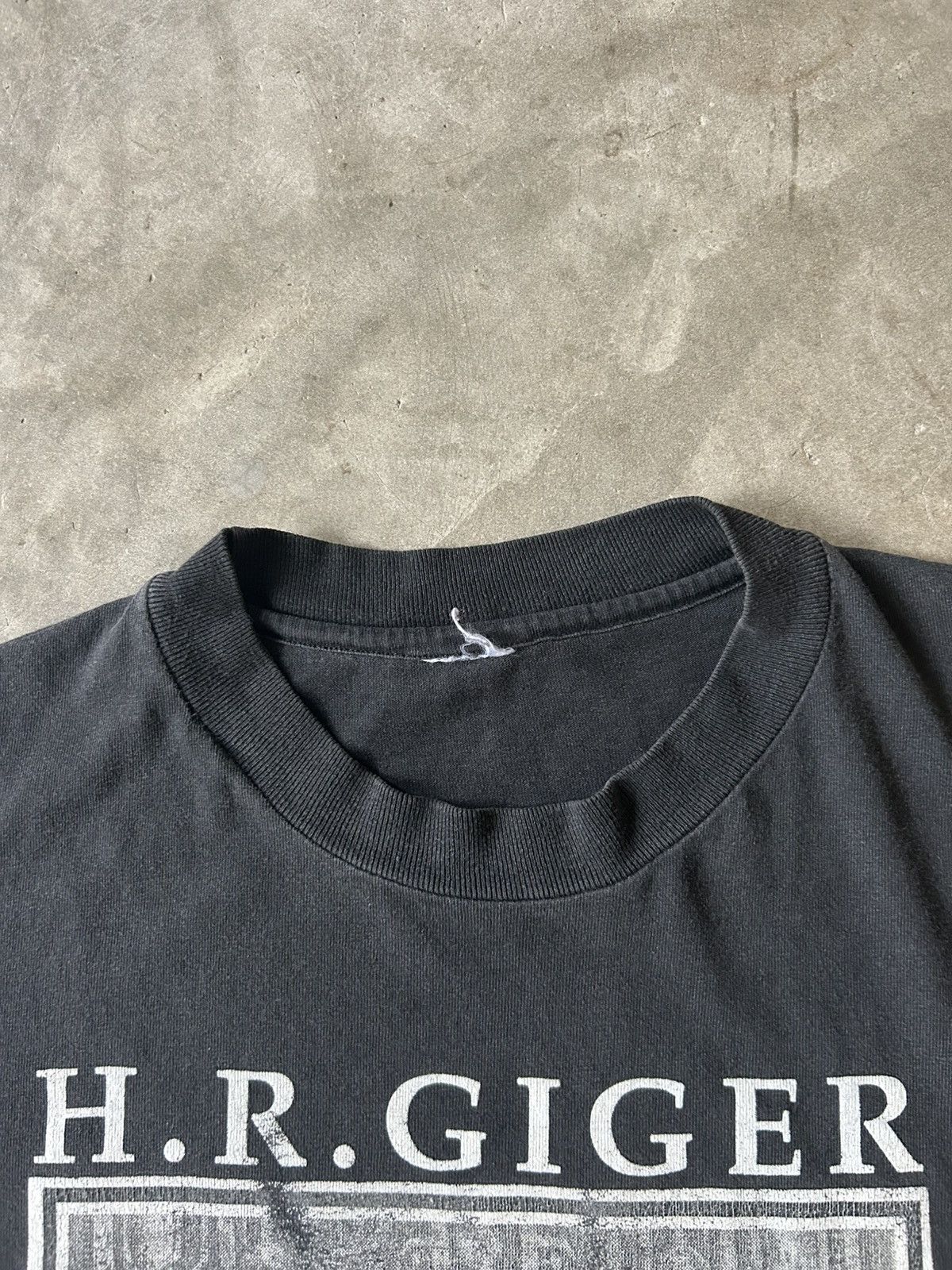 Band Tees Rare Vintage "H.R. Giger Aliens "Art Tee Size US XL / EU 56 / 4 - 4 Thumbnail